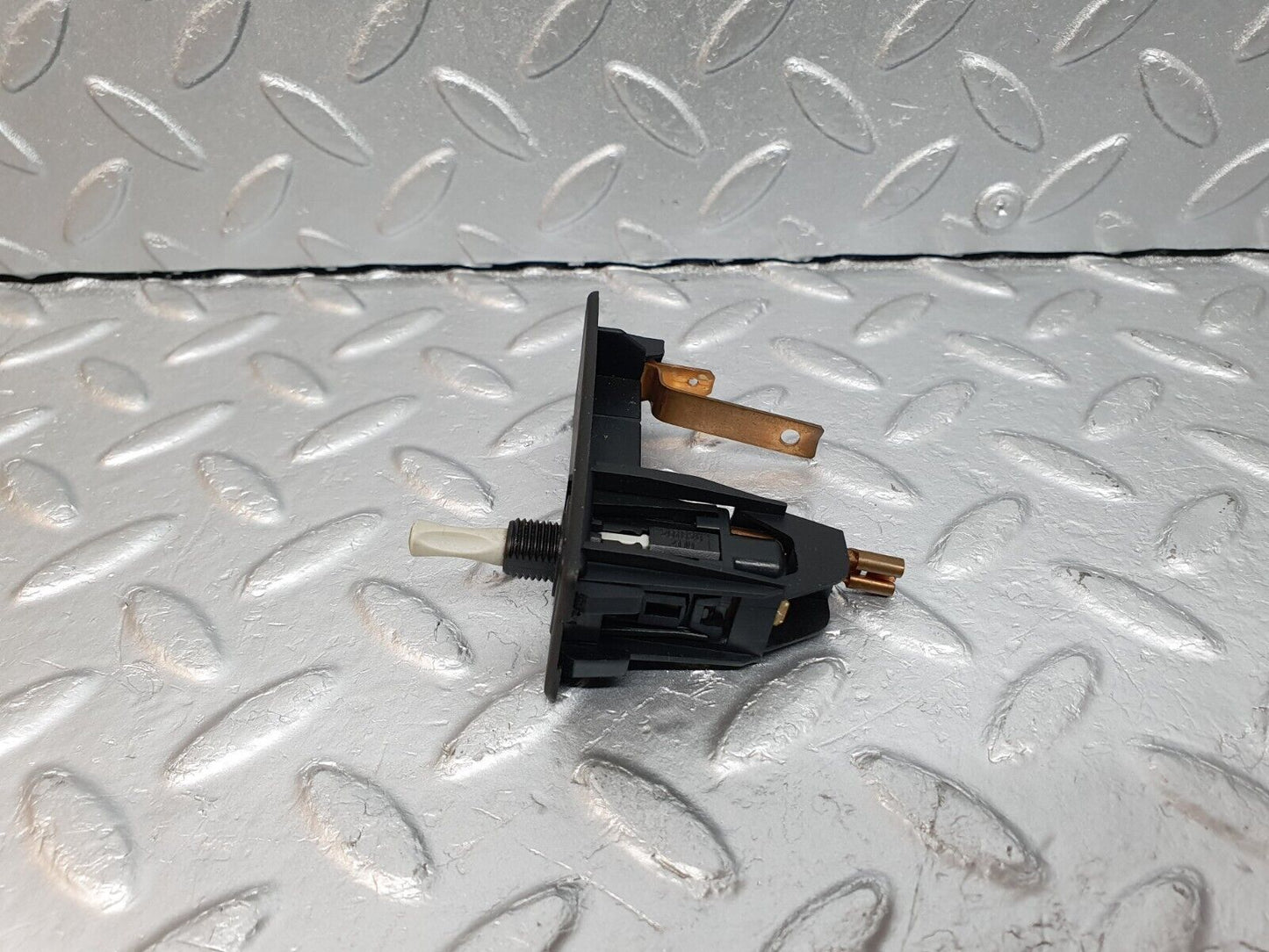 40887 Mercedes-Benz W126 300SE Trunk Boot Light Switch 2018201211