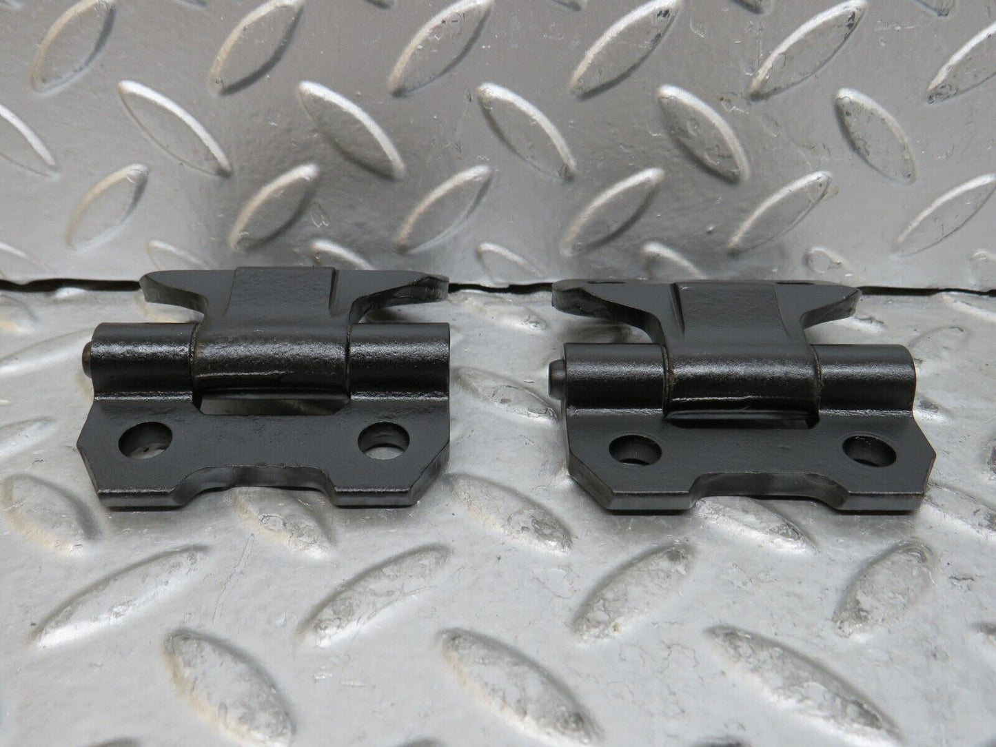 29131 Mercedes-Benz C124 320CE Coupe Right Door Hinge Pair