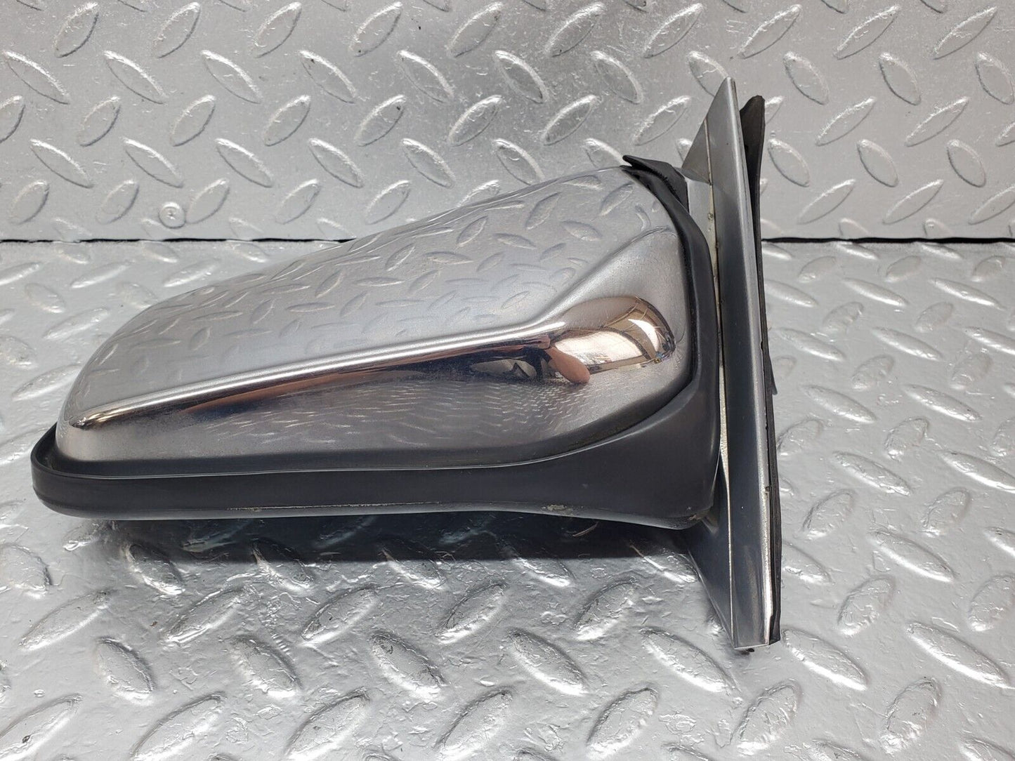 44527 Mercedes-Benz W123 280E Electric Wing Mirror Left 1238111141 1238110541 1238110361