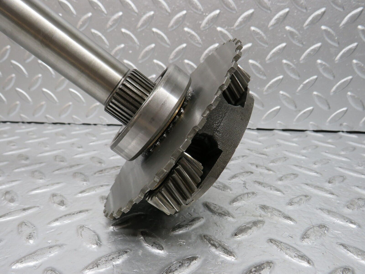30227 Mercedes-Benz W123 230E Automatic Gearbox Input Shaft 722.122