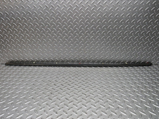 28620 Mercedes-Benz W123 280E Front Right Fender Wing Centre Moulding Trim