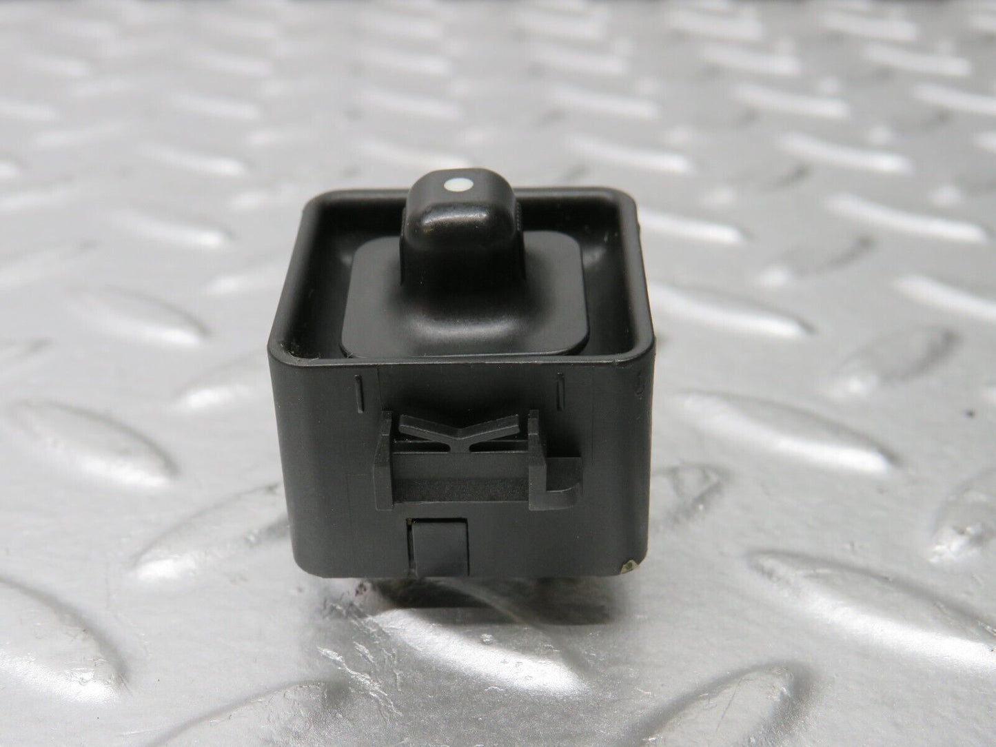 30578 Mercedes-Benz W201 190E 2.0L Electric Mirror Adjust Switch 1248201810