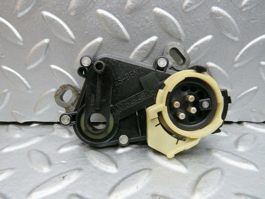 22253 Mercedes-Benz S123 280TE Wagon Reverse Light Switch 0005454906