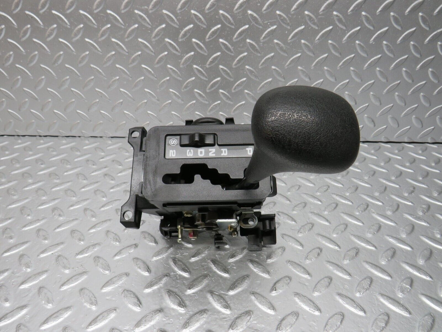 31673 Mercedes-Benz W201 190LE 1.8L Automatic Gear Selector 1292670637