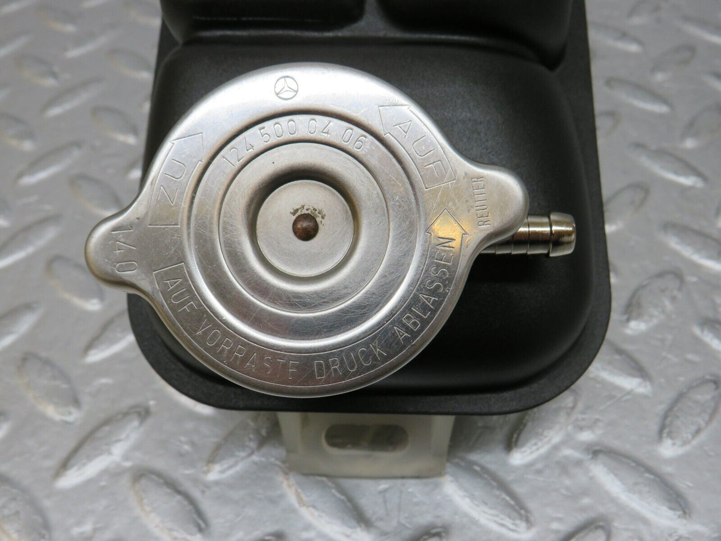 34712 Mercedes-Benz W210 320E Coolant Tank Reservoir 2105000849 1245000406