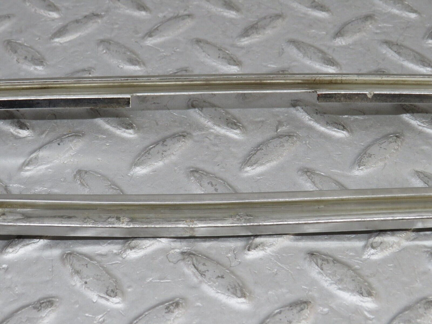 35867 Mercedes-Benz W108 Front Left Door Chrome Trim Pair