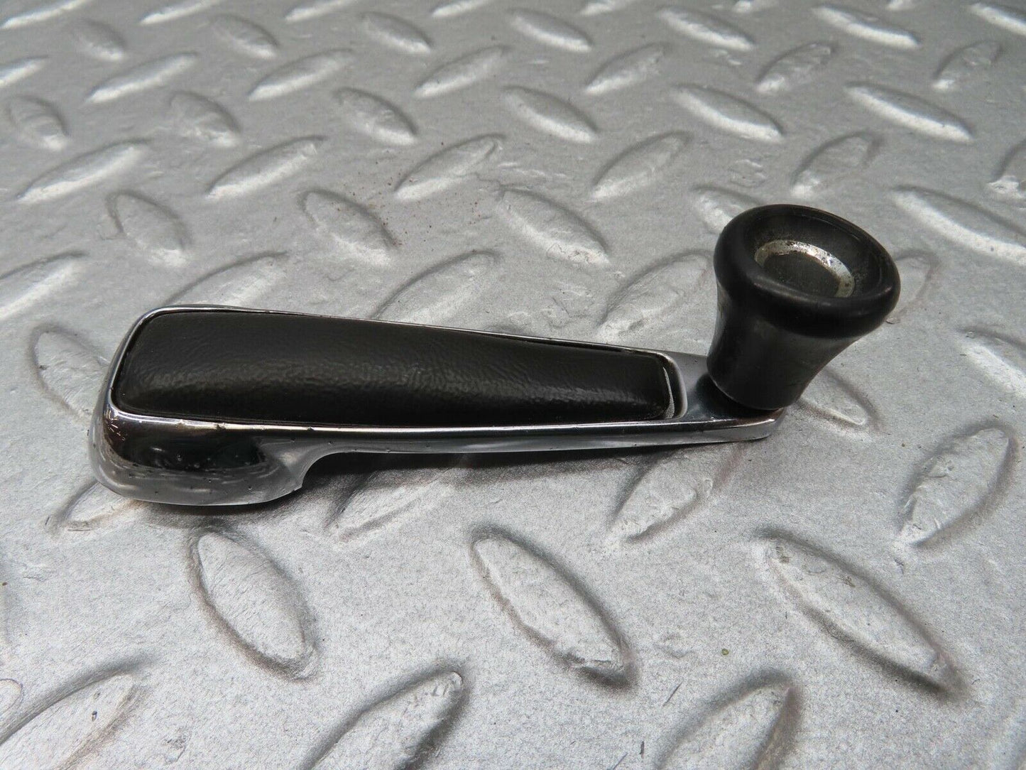 12762 Mercedes-Benz W111 220SE Window Lifter Crank Handle