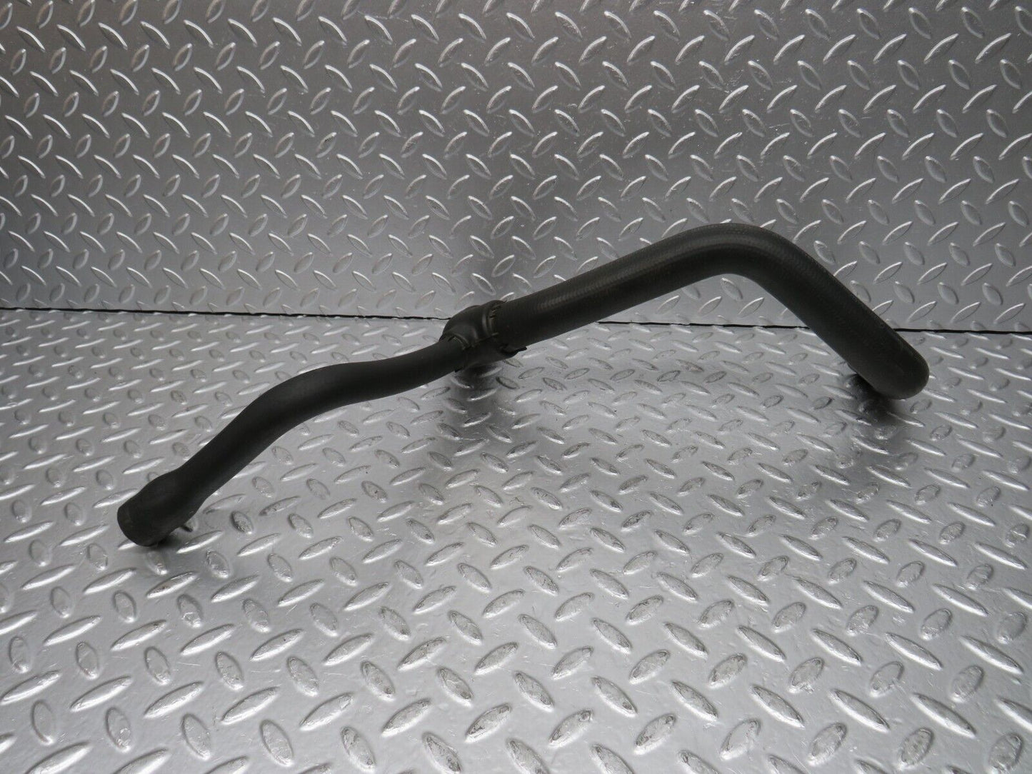 30855 Mercedes-Benz W201 190E 2.0L Radiator Hose 2015014082