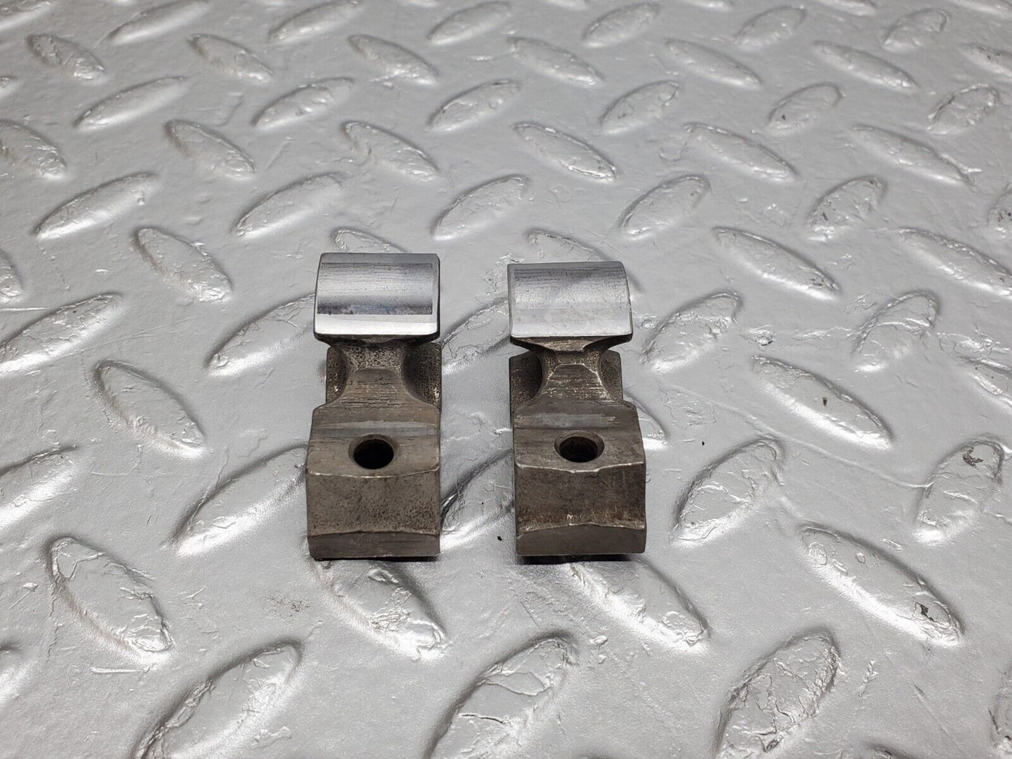 45475 Mercedes-Benz 280E M110.988 Valve Rocker Arm With Retaining Spring