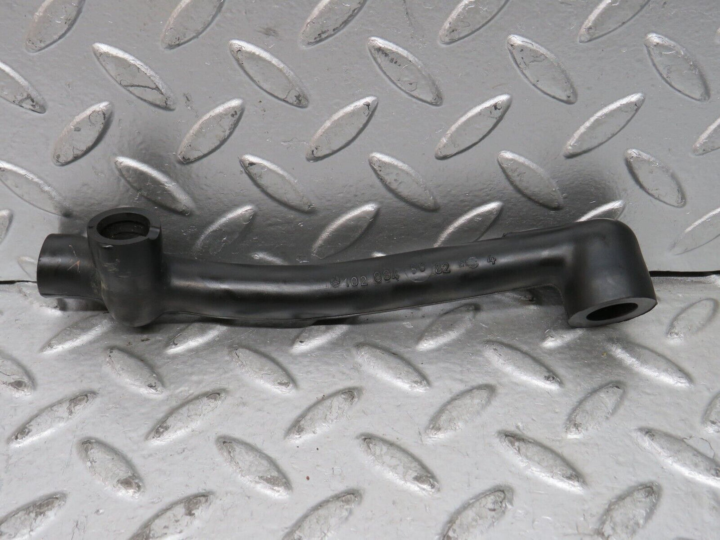 28845 Mercedes-Benz W123 230E Air Intake Pipe 1020945882