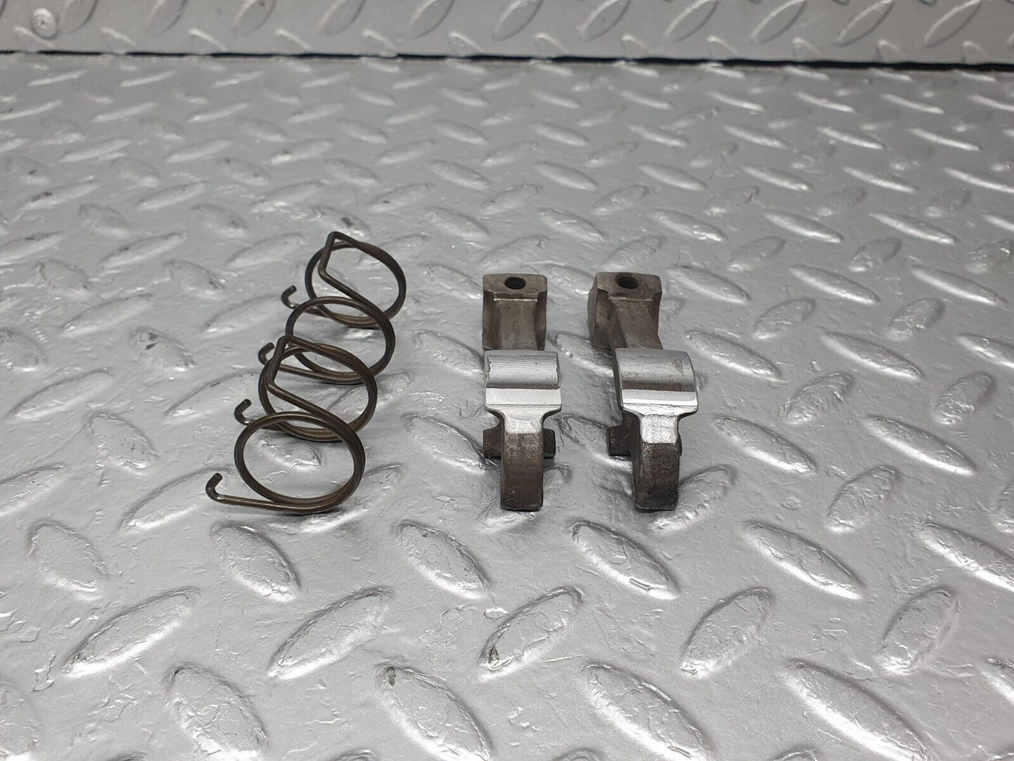 43360 Mercedes-Benz W108 280SE Valve Rocker Arm With Retaining Spring