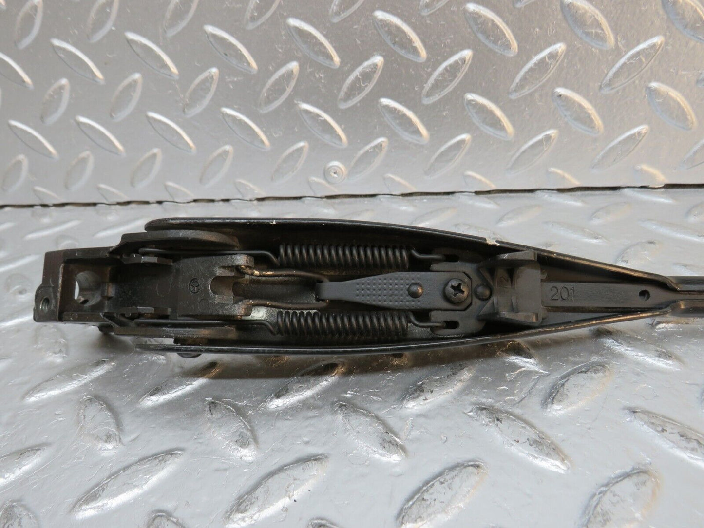 31764 Mercedes-Benz W201 190LE Wiper Arm Bosch