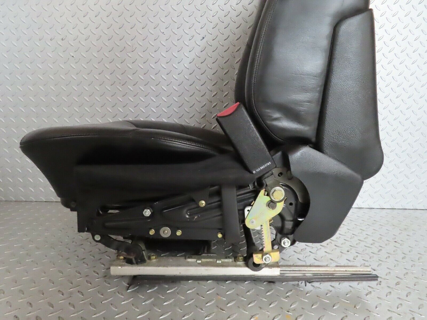 19410 Mercedes-Benz C140 CL420 Coupe Front Right Seat Black Leather