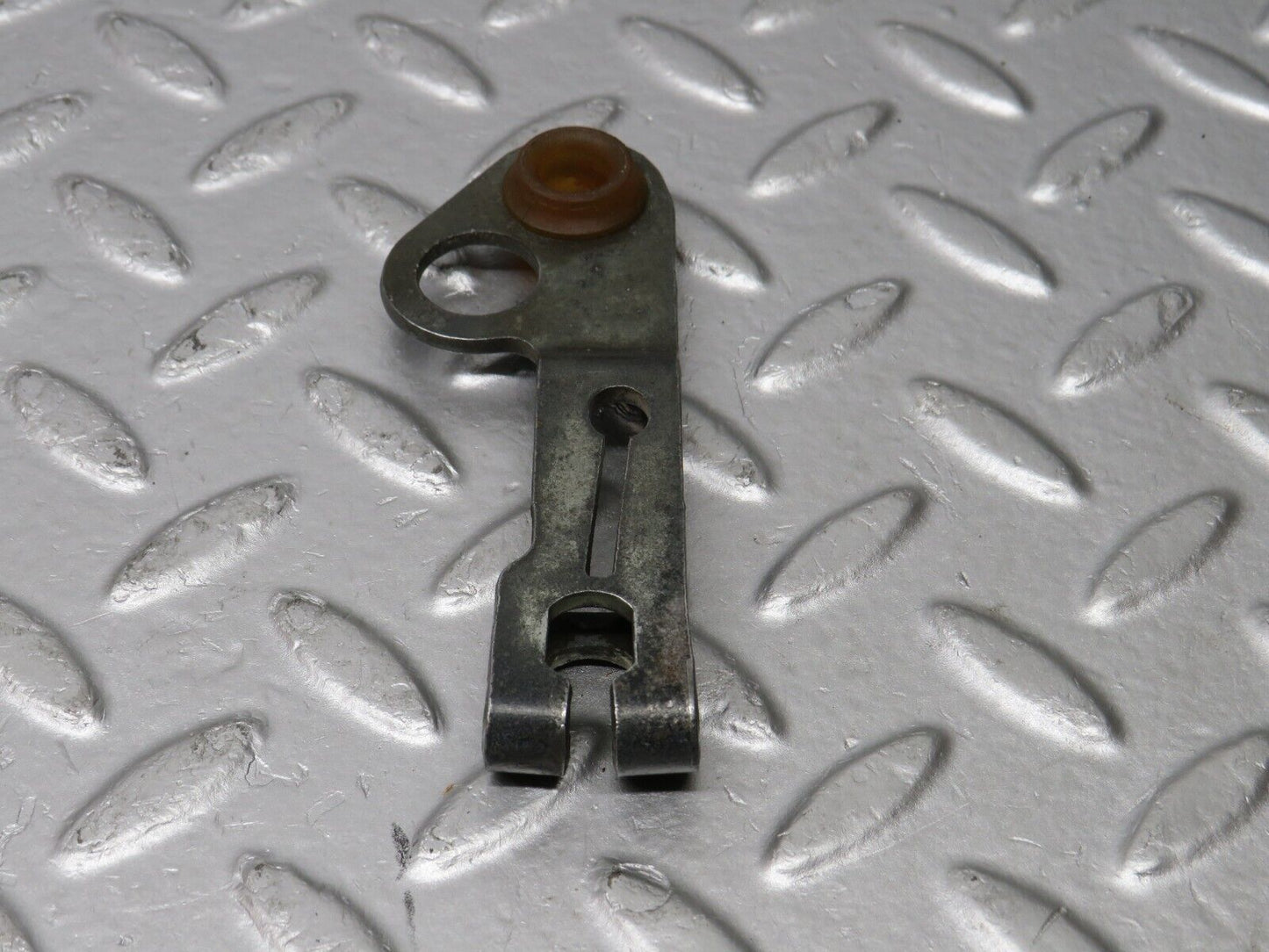 39707 Mercedes-Benz R129 320SL Coupe Automatic Gearbox Linkage Bracket