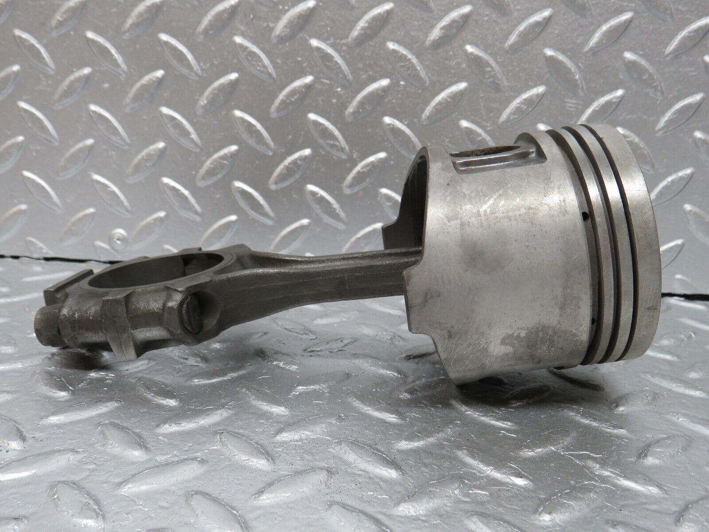 33038 Mercedes-Benz C107 R107 350 V8 Piston With Connecting Rod 92mm 11607