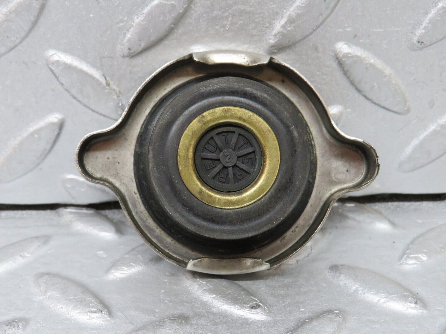 37741 Mercedes-Benz A124 320E Cabriolet Radiator Cap