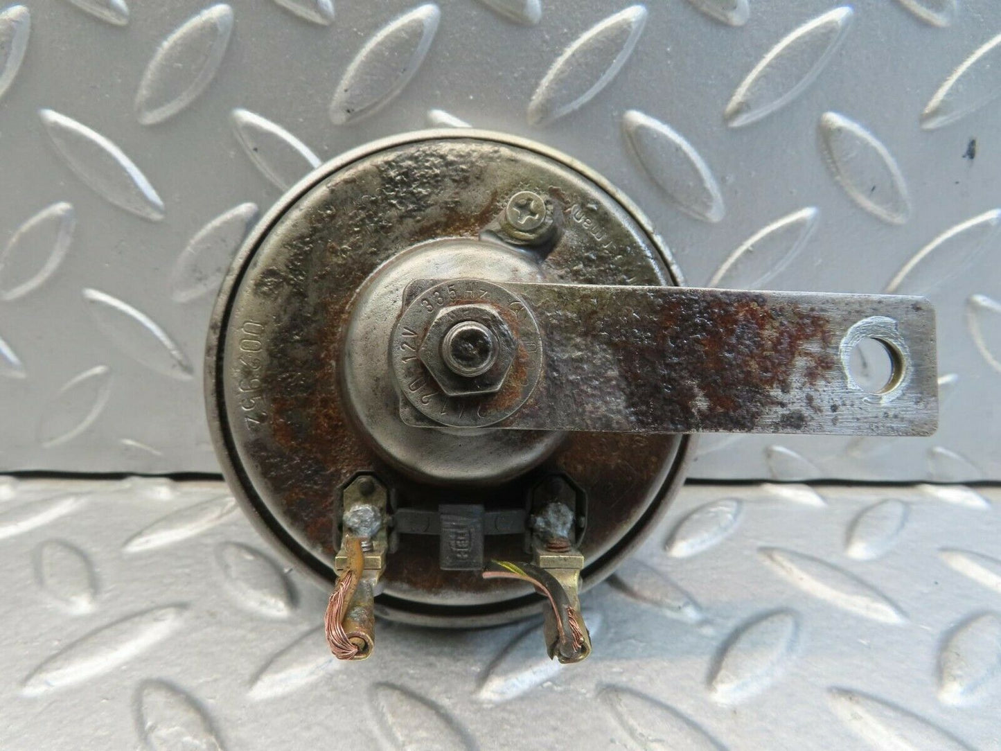 11528 Mercedes-Benz C123 230CE Coupe Horn