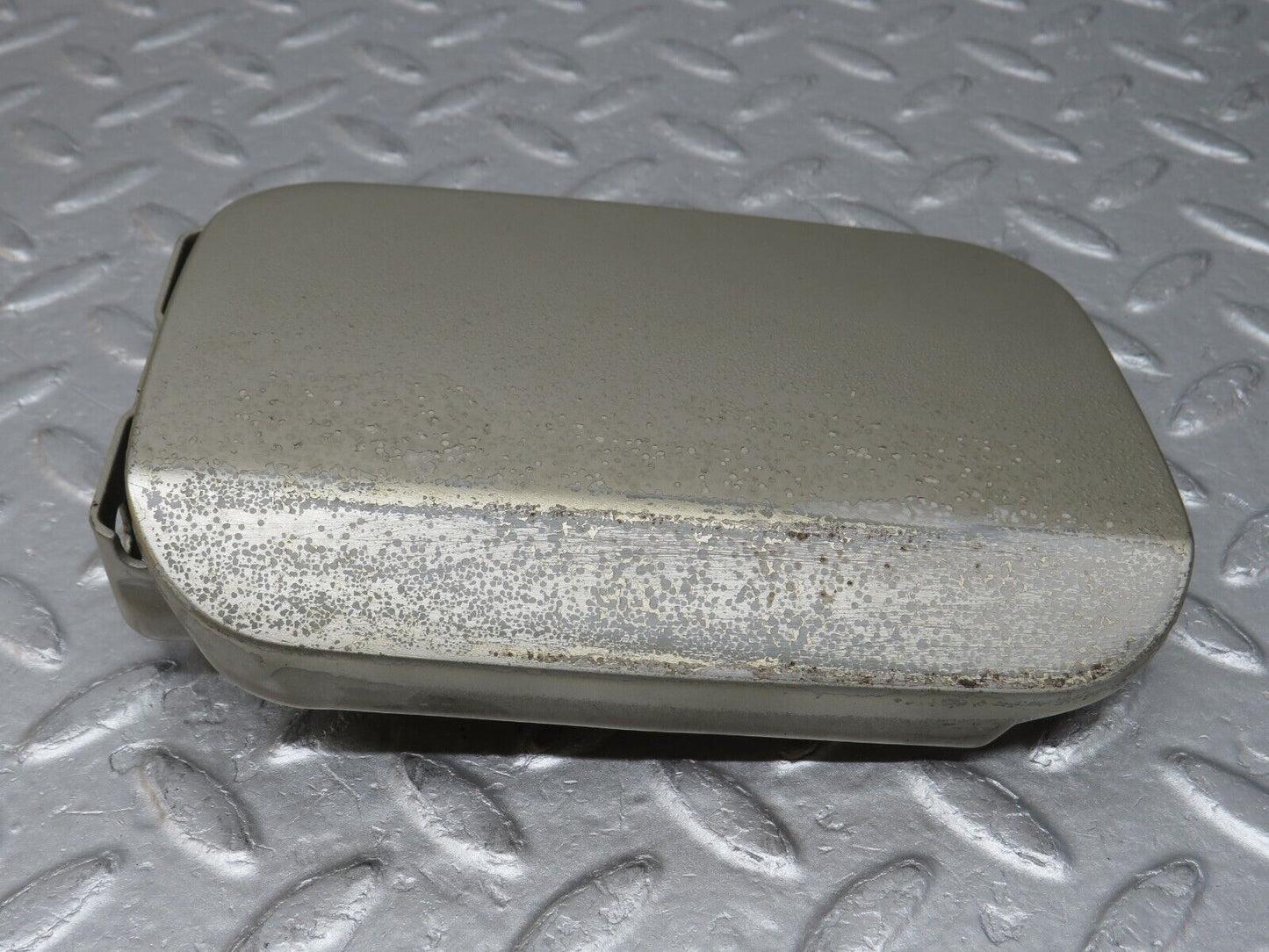 36548 Mercedes-Benz W201 190E 2.0L Fuel Tank Flap Cap 2015842839