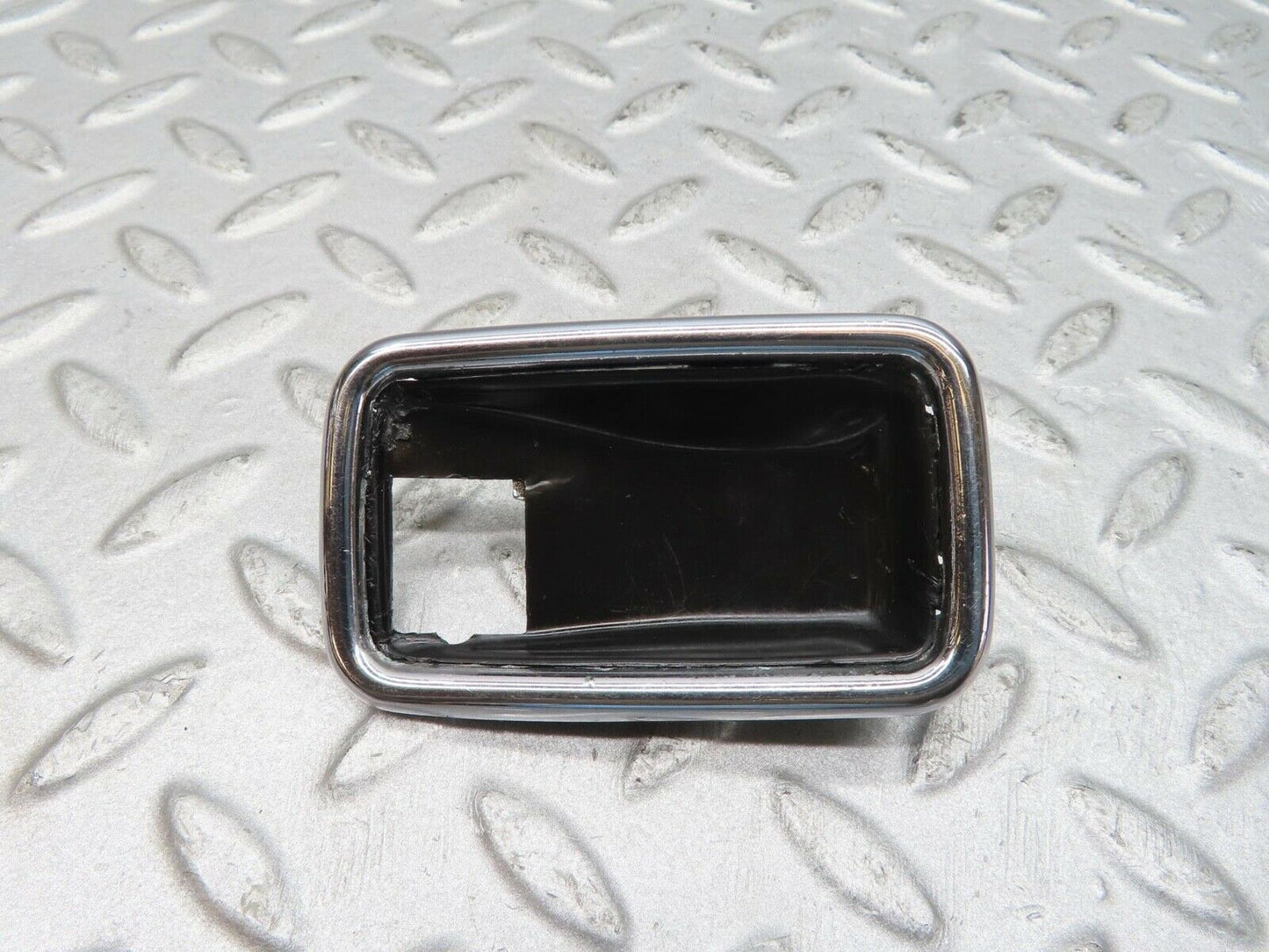 12265 Mercedes-Benz W108 280SE 3.5 Chrome Frame For Door Handle Left 1087660511