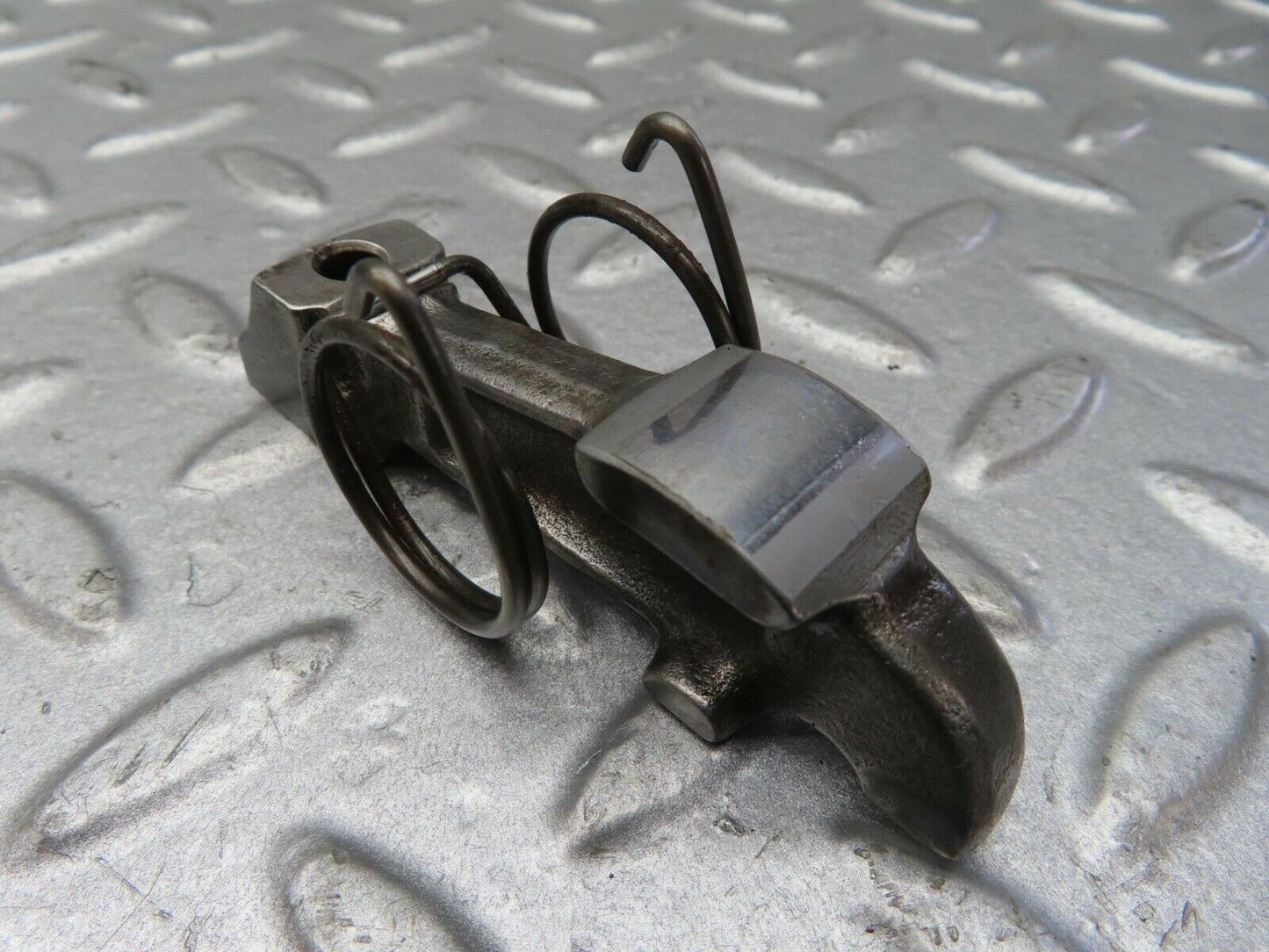 13372 Mercedes-Benz W111 230S Valve Rocker Arm With Retaining Spring