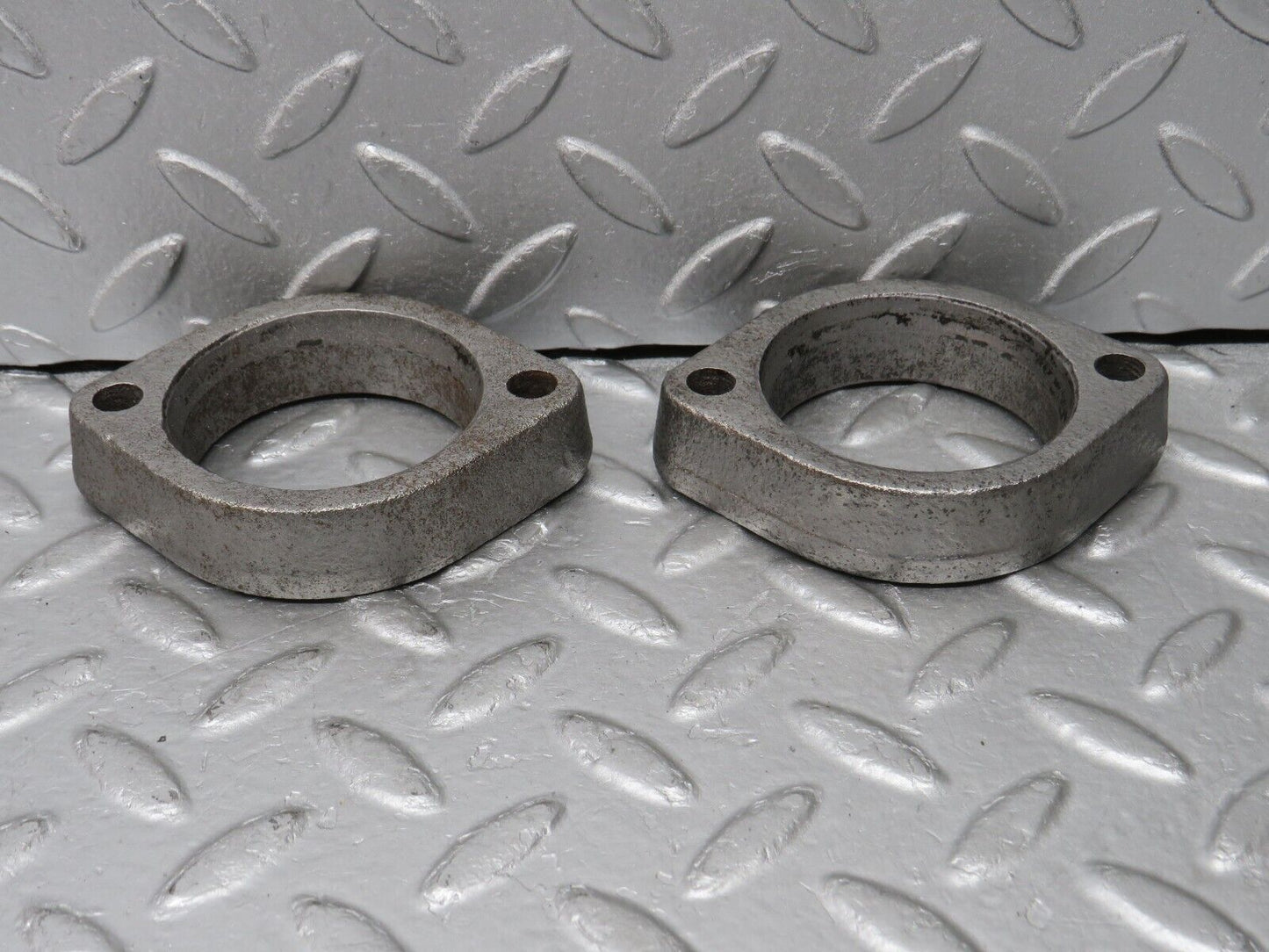 38126 Mercedes-Benz A124 320E Cabriolet Exhaust Flange 2x