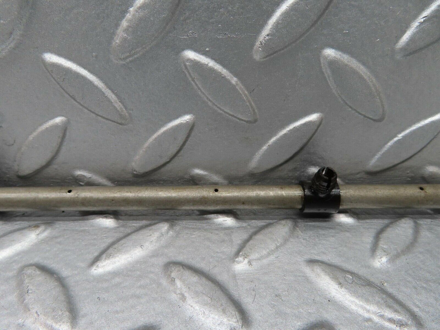 16556 Mercedes-Benz C107 350SLC Coupe Camshaft Oil Tube