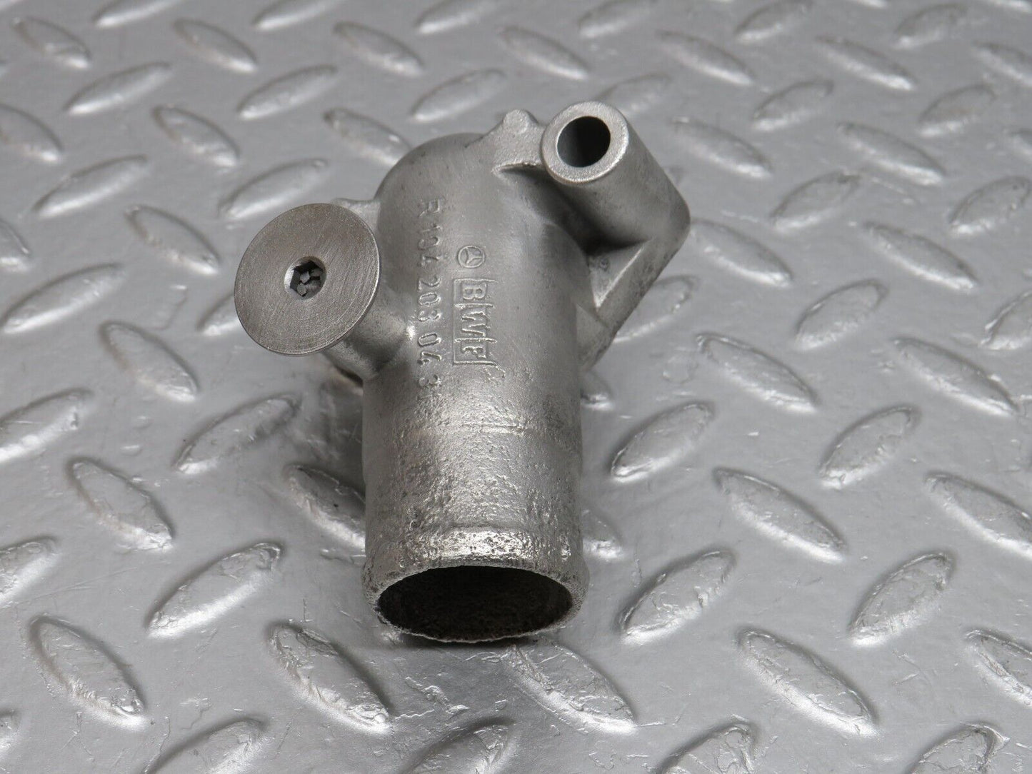 38110 Mercedes-Benz A124 320E Cabriolet Coolant Flange Pipe 1042030431