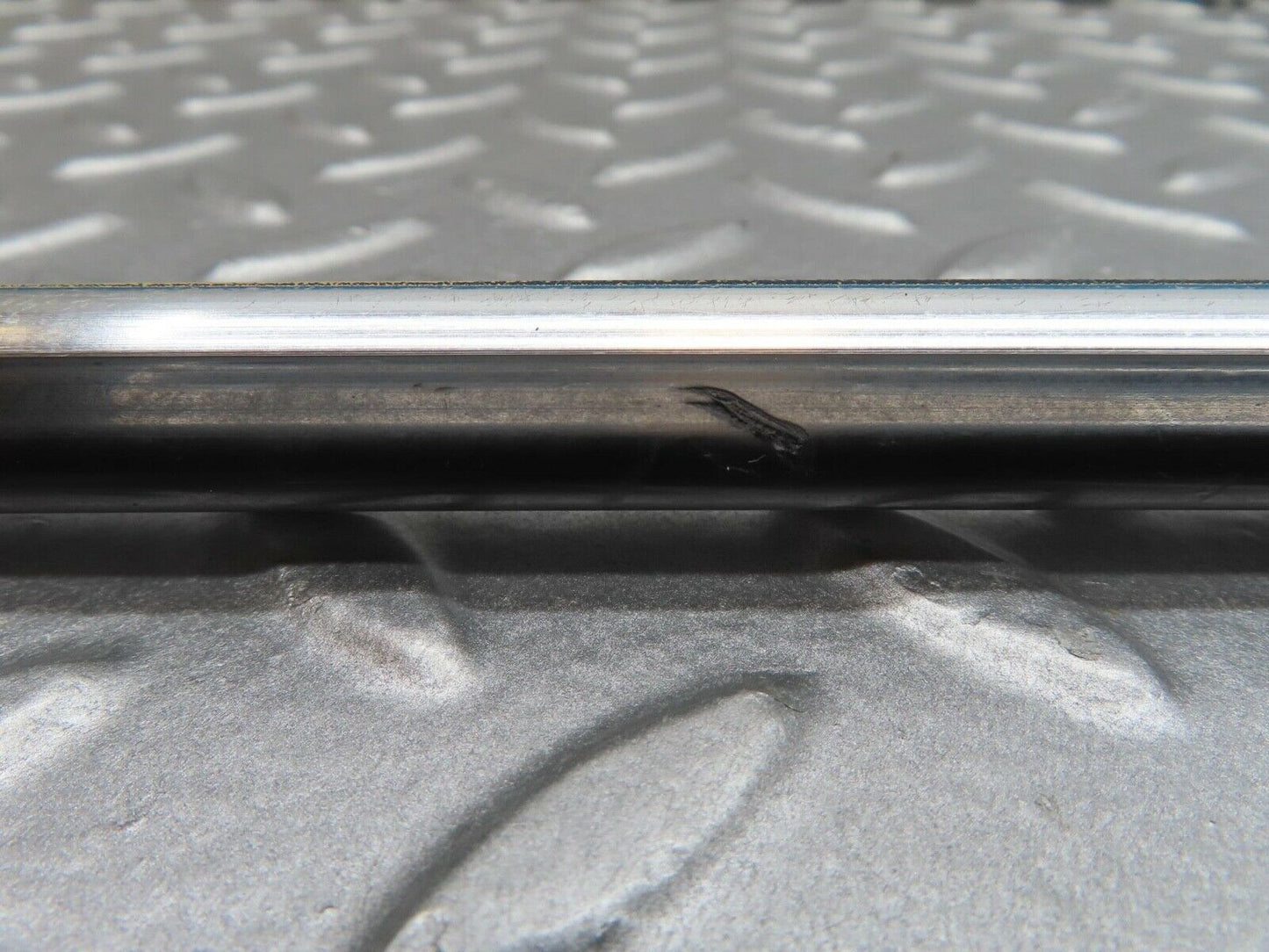 12942 Mercedes-Benz W111 220SE Front Right Door Centre Moulding Trim