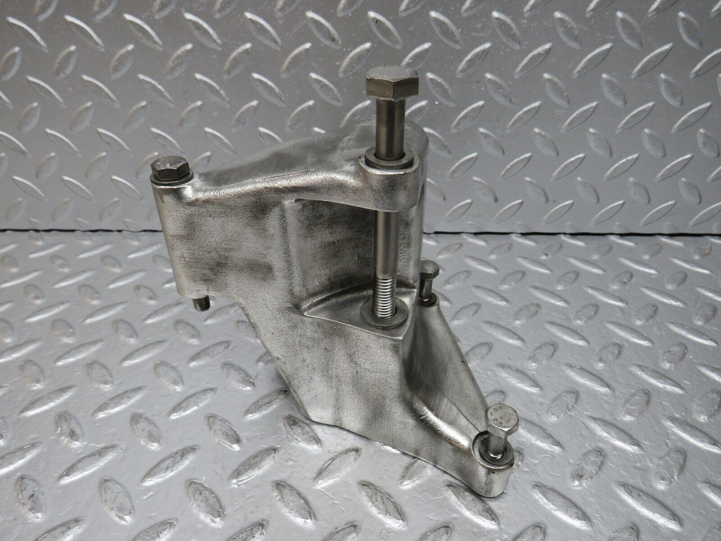 0079 Mercedes-Benz W116 350SE Alternator Generator Holder Bracket 1161551035