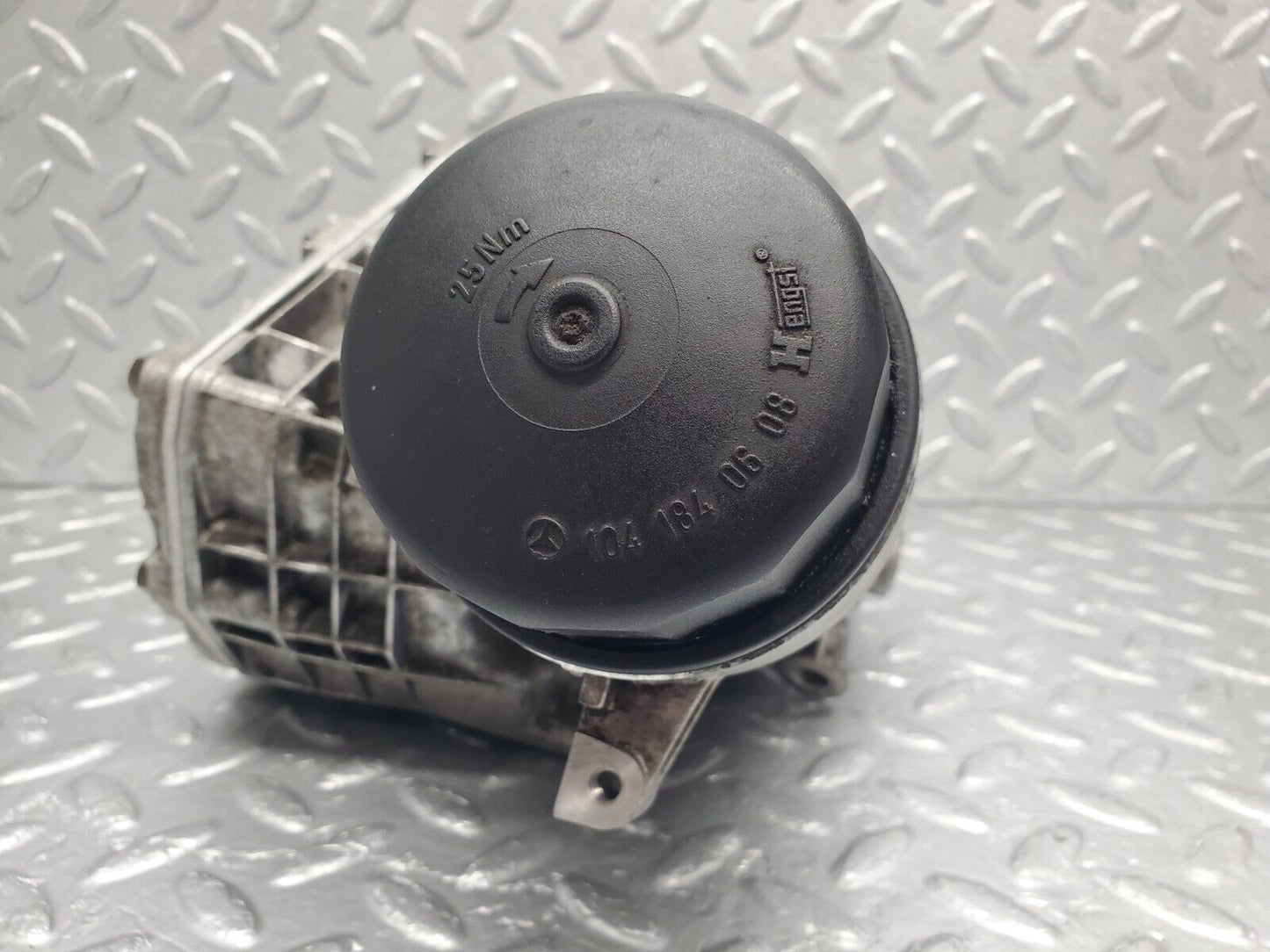 46236 Mercedes-Benz W124 280E Oil Filter Housing 1041840608