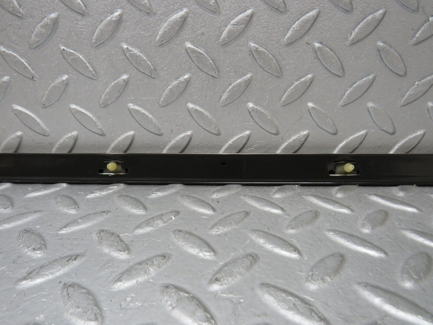 37432 Mercedes-Benz W109 300SEL Rear Right Fender Wing Centre Moulding Trim