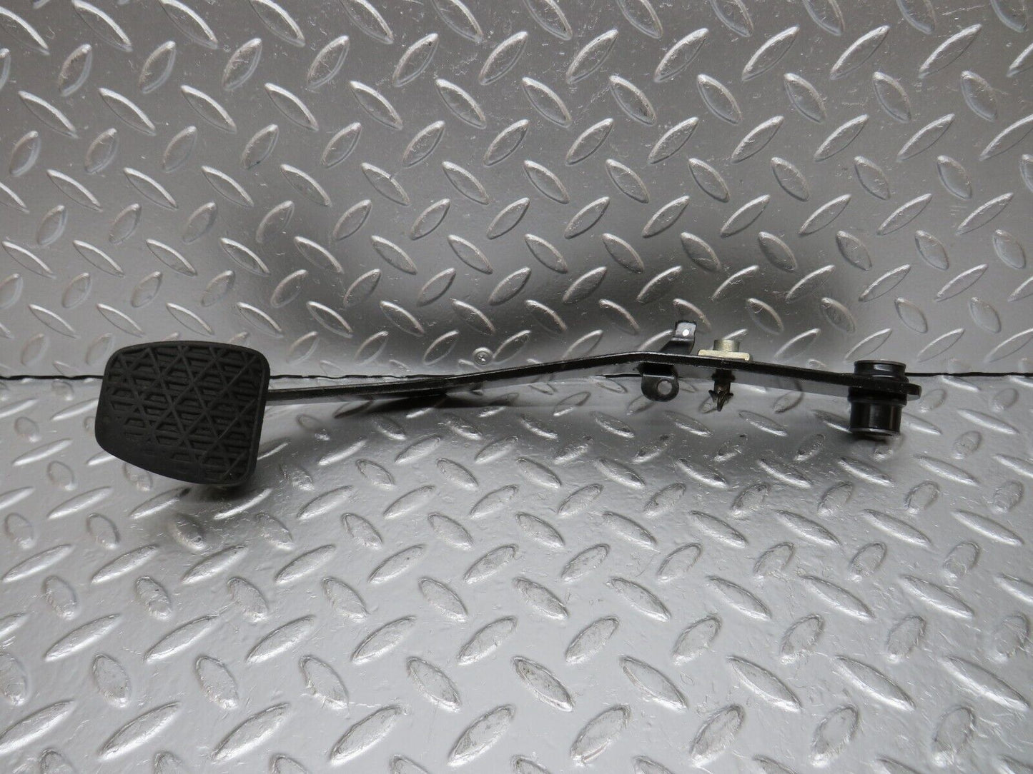 31351 Mercedes-Benz S124 220TE Wagon Brake Pedal With Rubber 2012920082