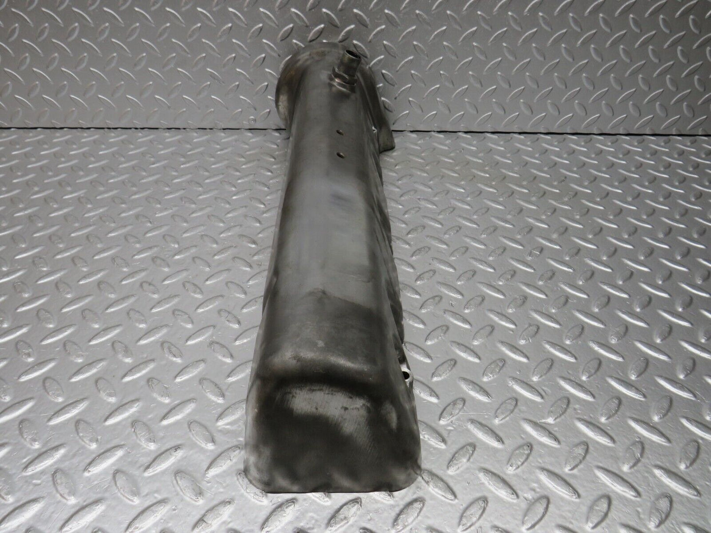 32980 Mercedes-Benz C107 R107 350 V8 Cylinder Head Valve Cover Left 1160161805