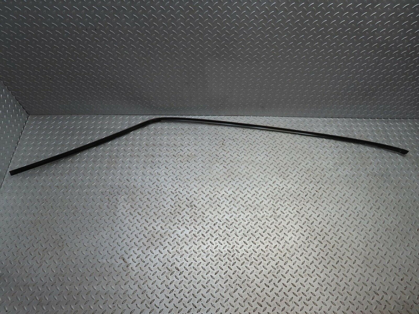 16508 Mercedes-Benz W124 260E Roof Chrome Right Side