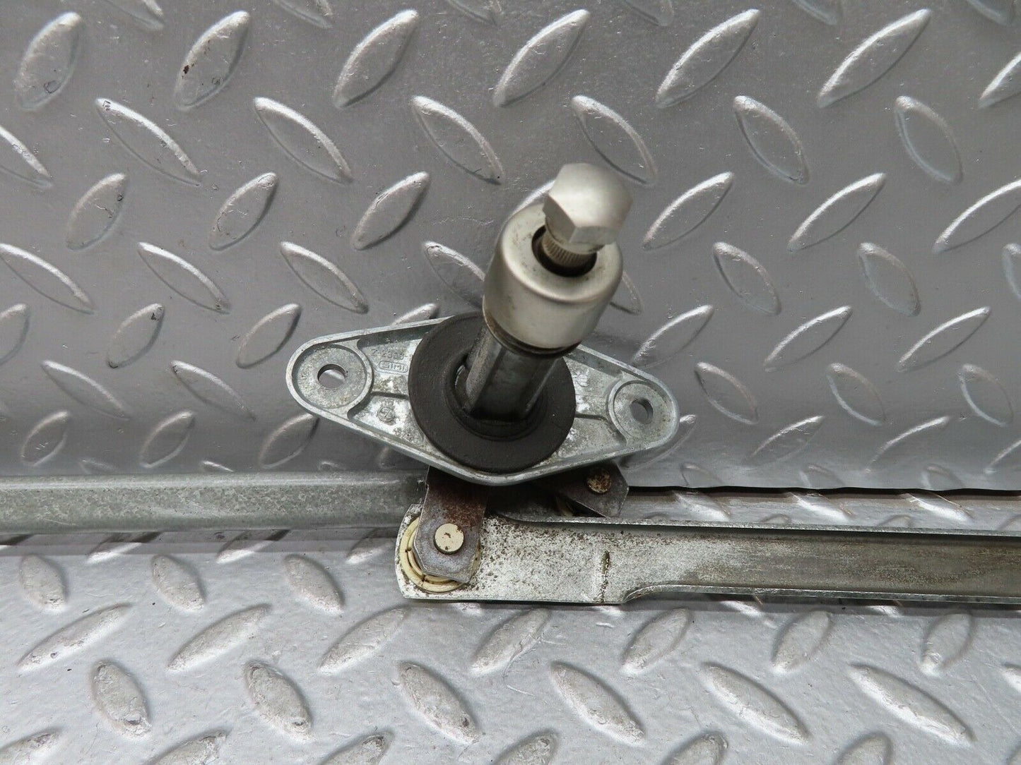 21000 Mercedes-Benz W114 250CE Coupe Windscreen Wiper Linkage