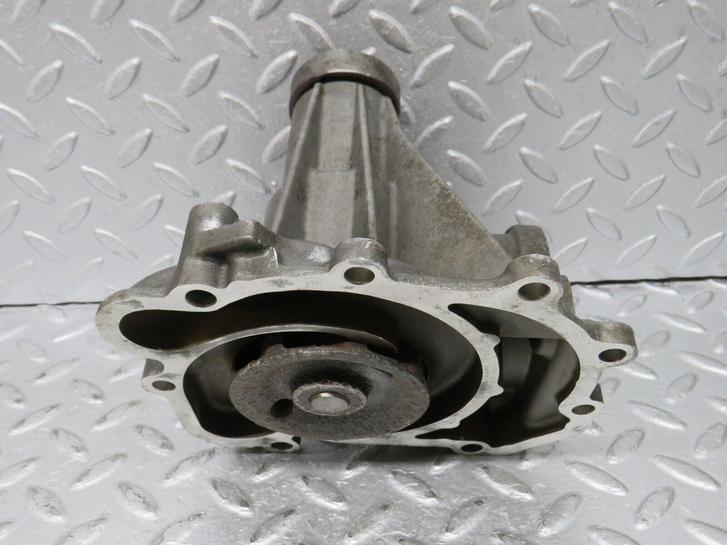 36264 Mercedes-Benz W126 420SE Water Pump 1172011201