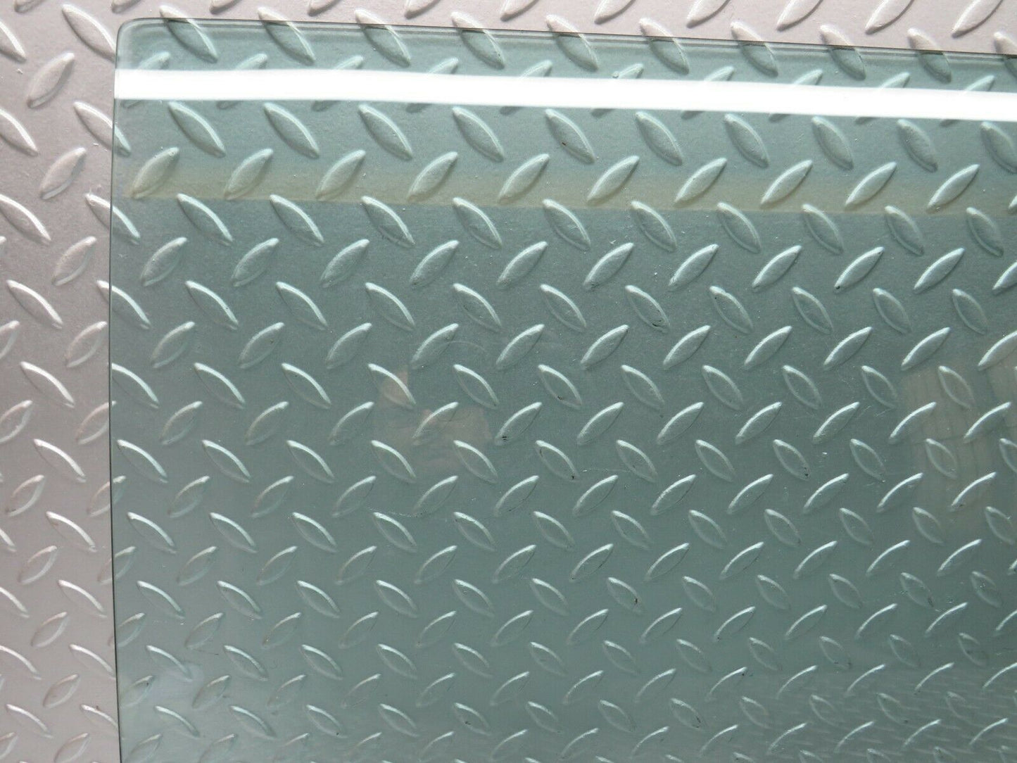 22034 Mercedes-Benz S123 280TE Wagon Rear Left Door Window Glass