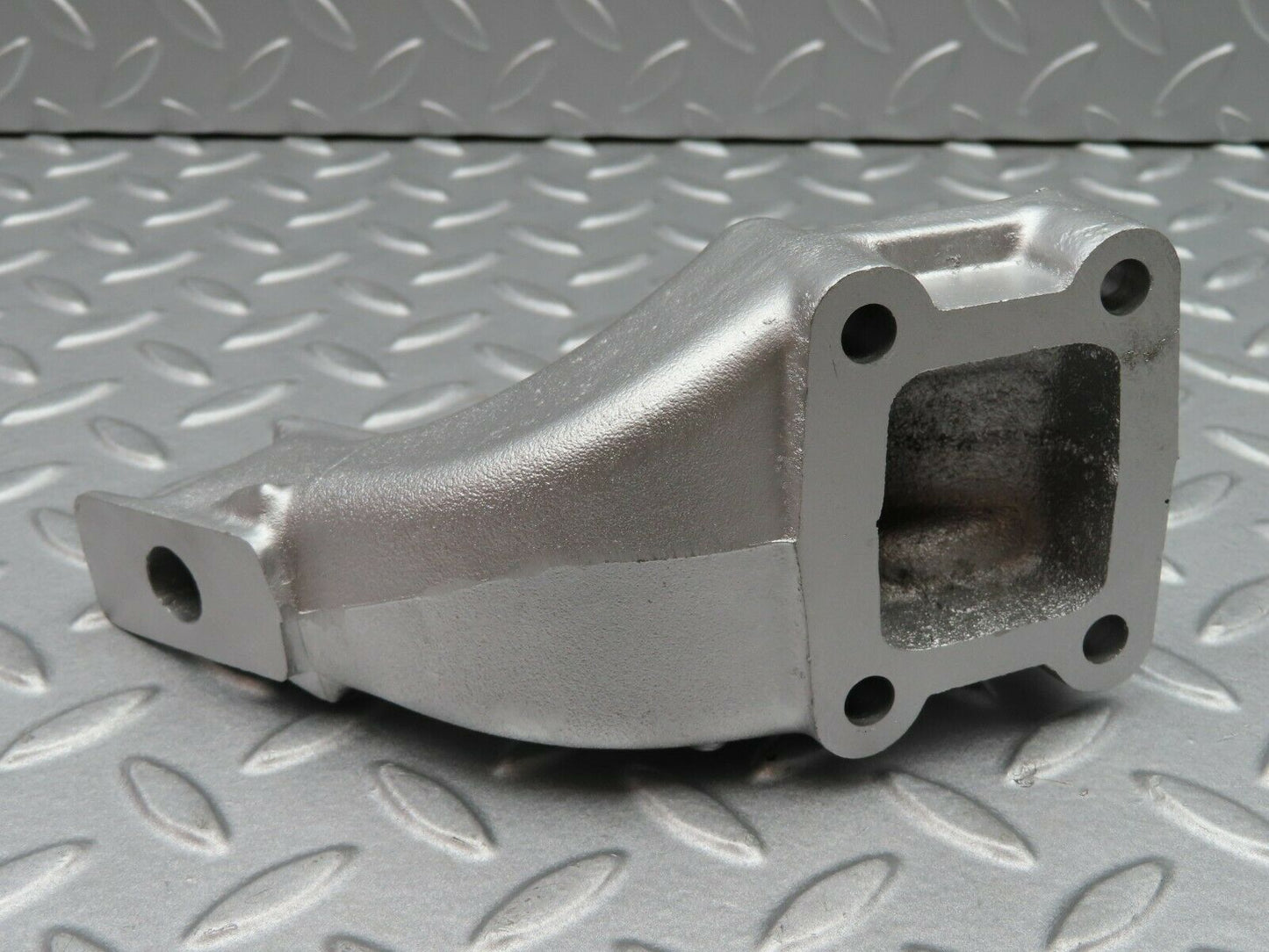 5112 Mercedes-Benz R107 350SL Engine Mount Bracket Right Side 1162234704