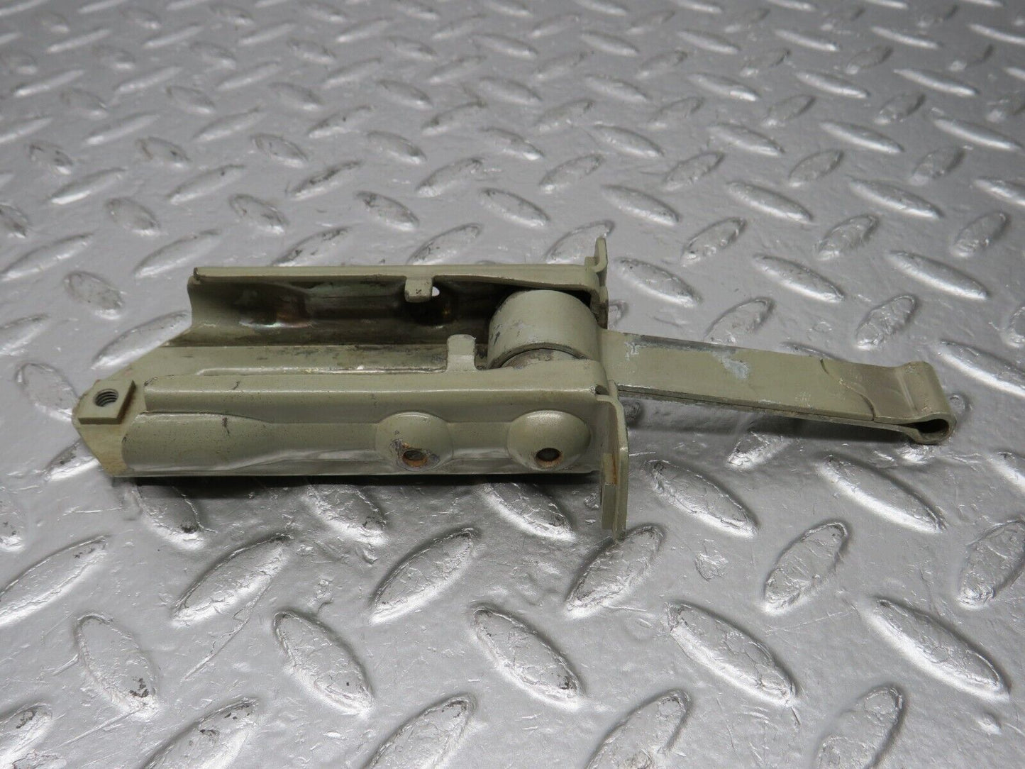 33689 Mercedes-Benz W201 190E  Door Safety Check Strap