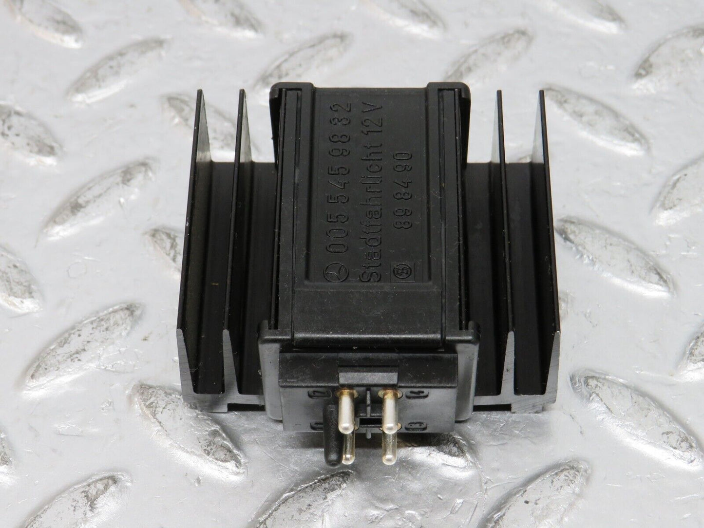 32383 Mercedes-Benz S124 300TE Wagon ECU Relay 0055459832