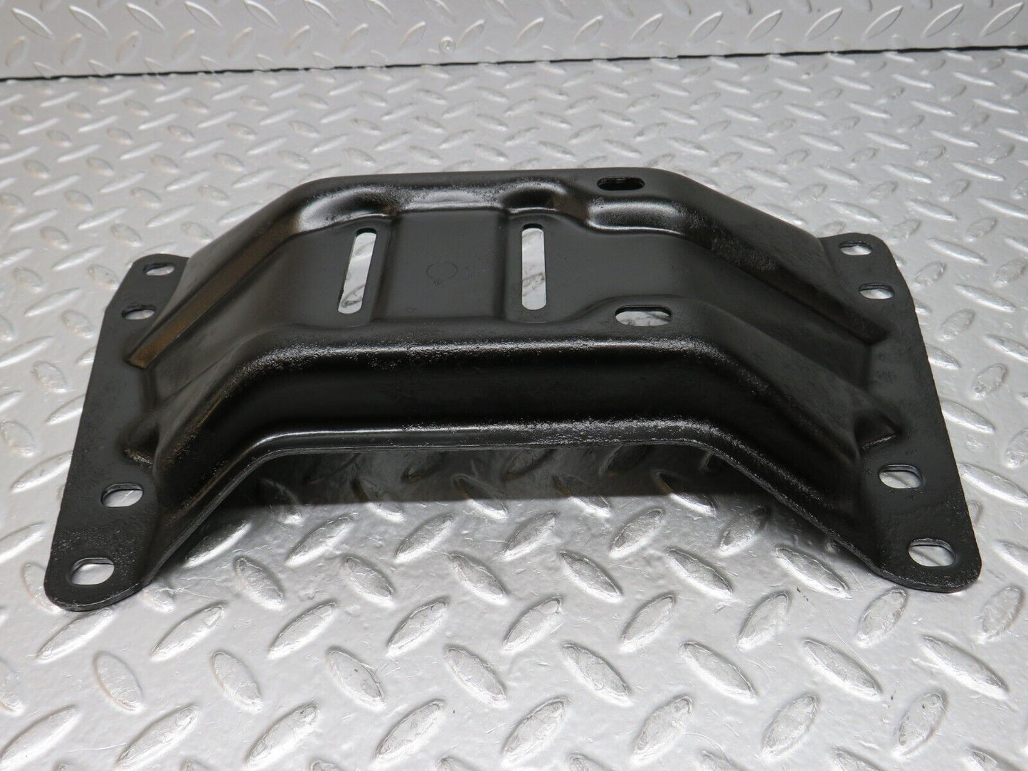 0051 Mercedes-Benz W116 350SE Gearbox Mount Bracket