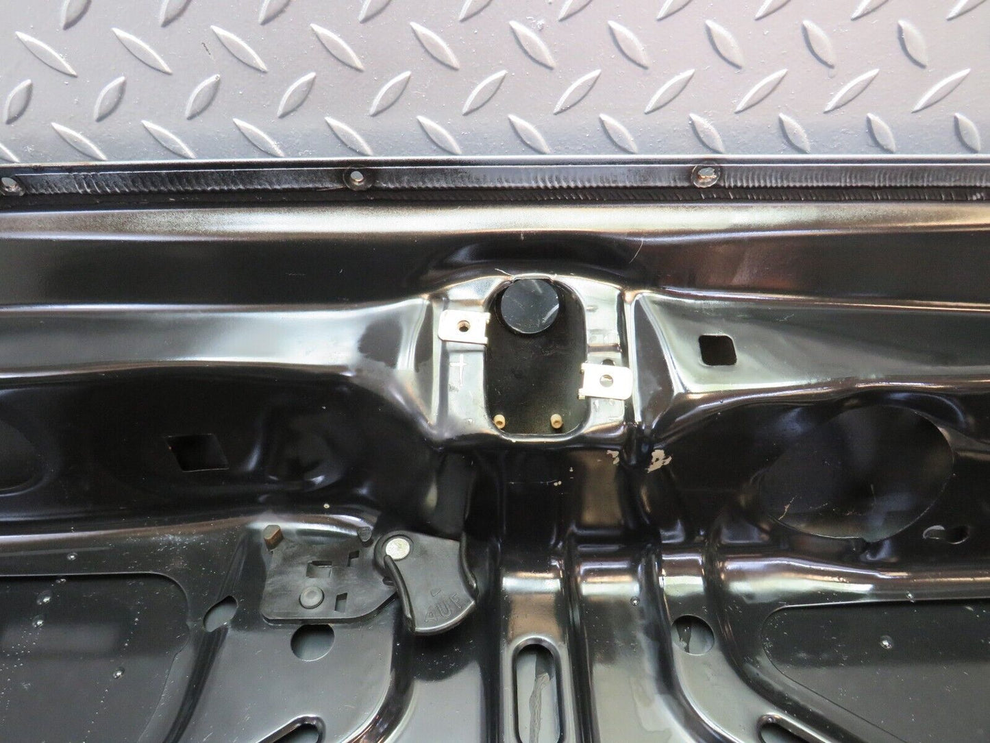 25230 Mercedes-Benz W201 190D Boot Lid Trunk Door