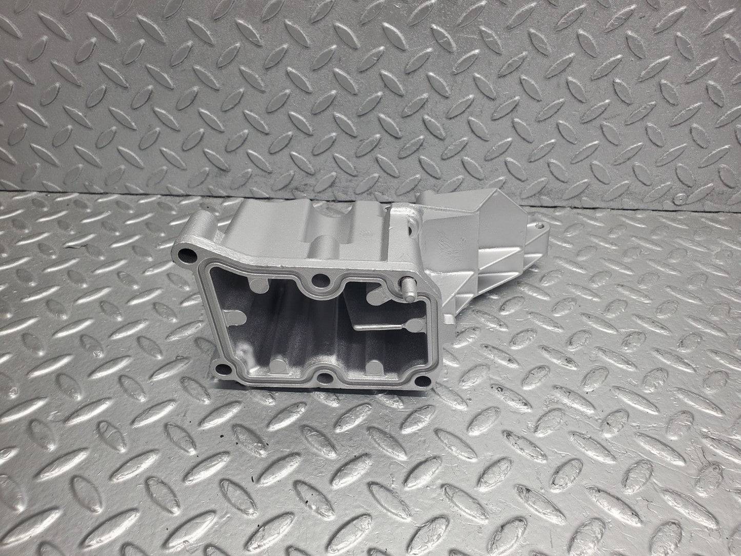 W124 Wagon engine mount gearbox bracket used OEM