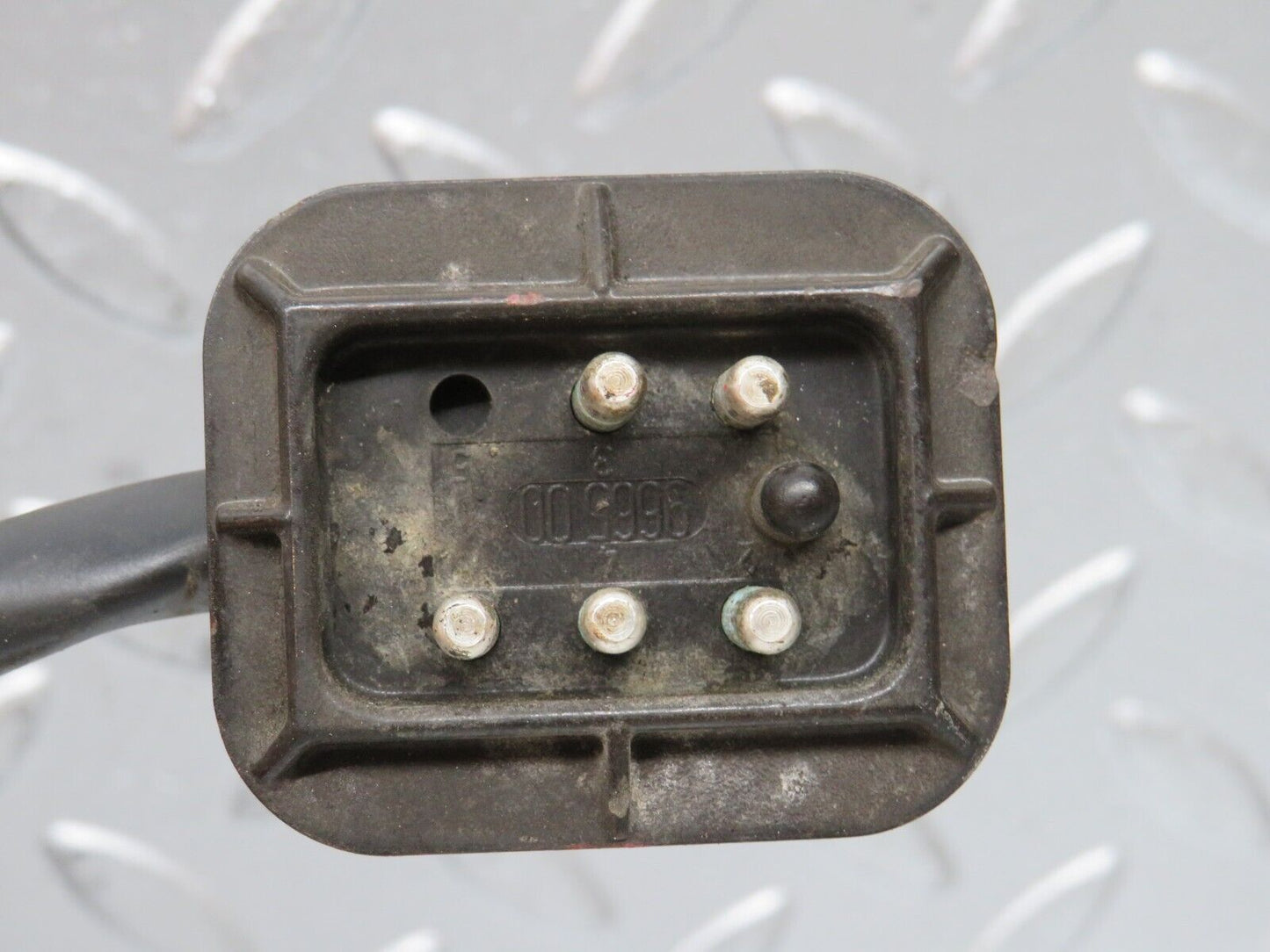 28120 Mercedes-Benz W123 280E Wiper Motor Bosch 0390341077