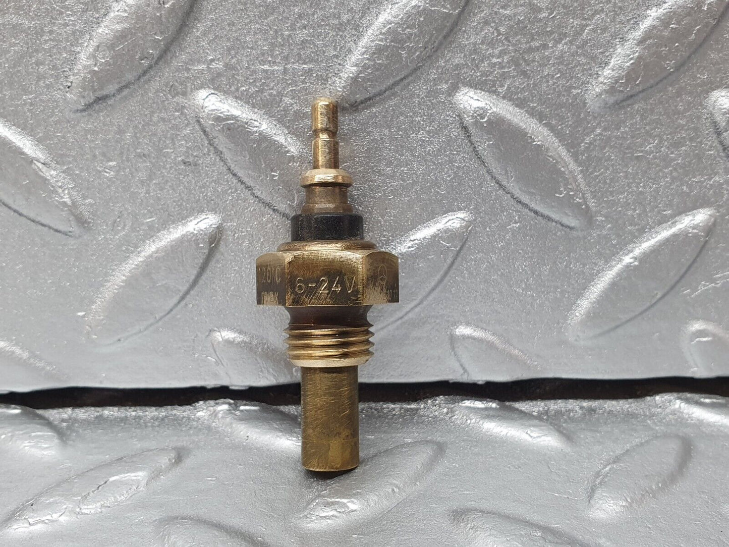 41333 Mercedes-Benz W123 280E Coolant Temperature Sensor VDO 0055421017