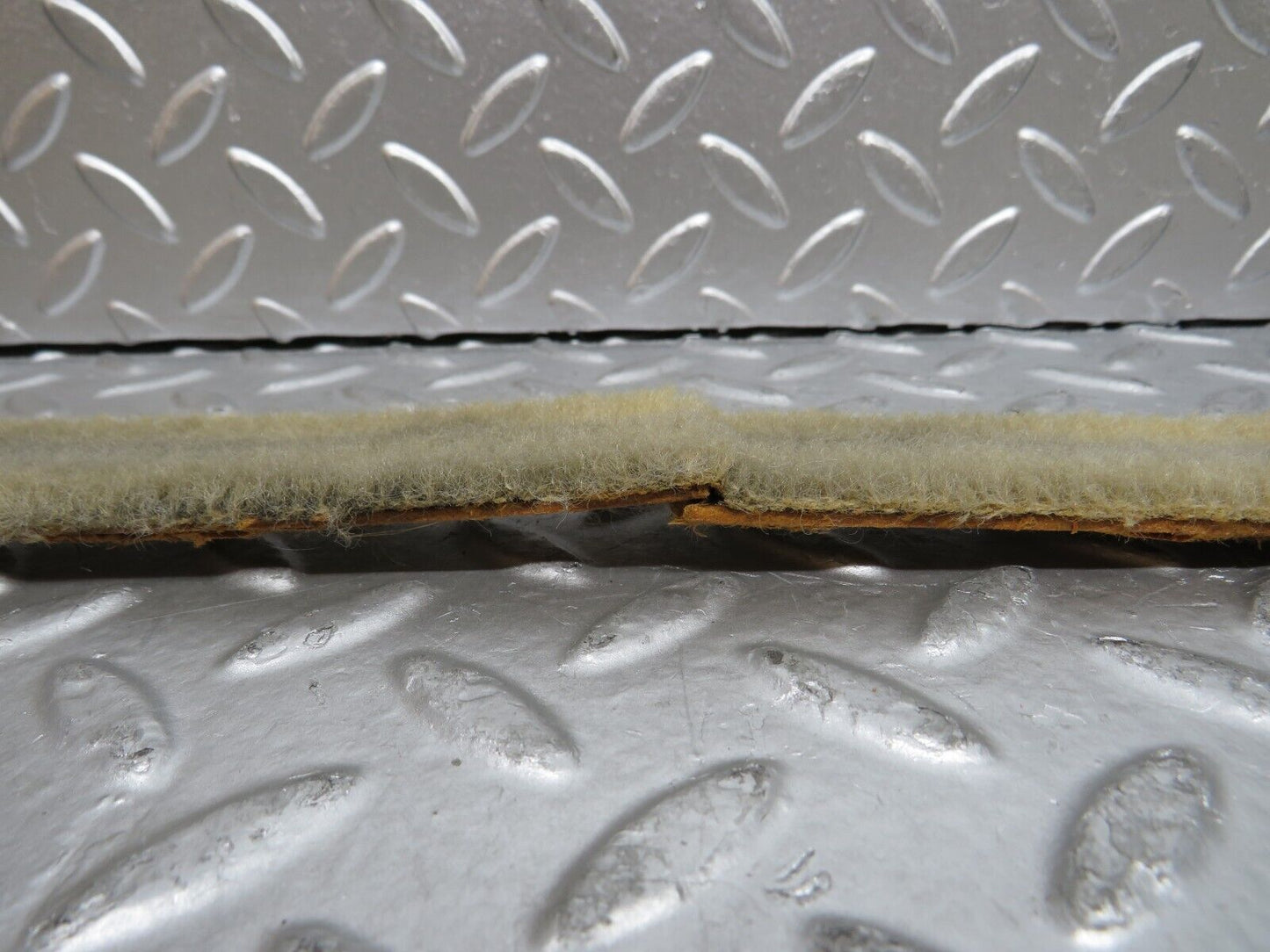 29822 Mercedes-Benz W123 230E Parcel Shelf