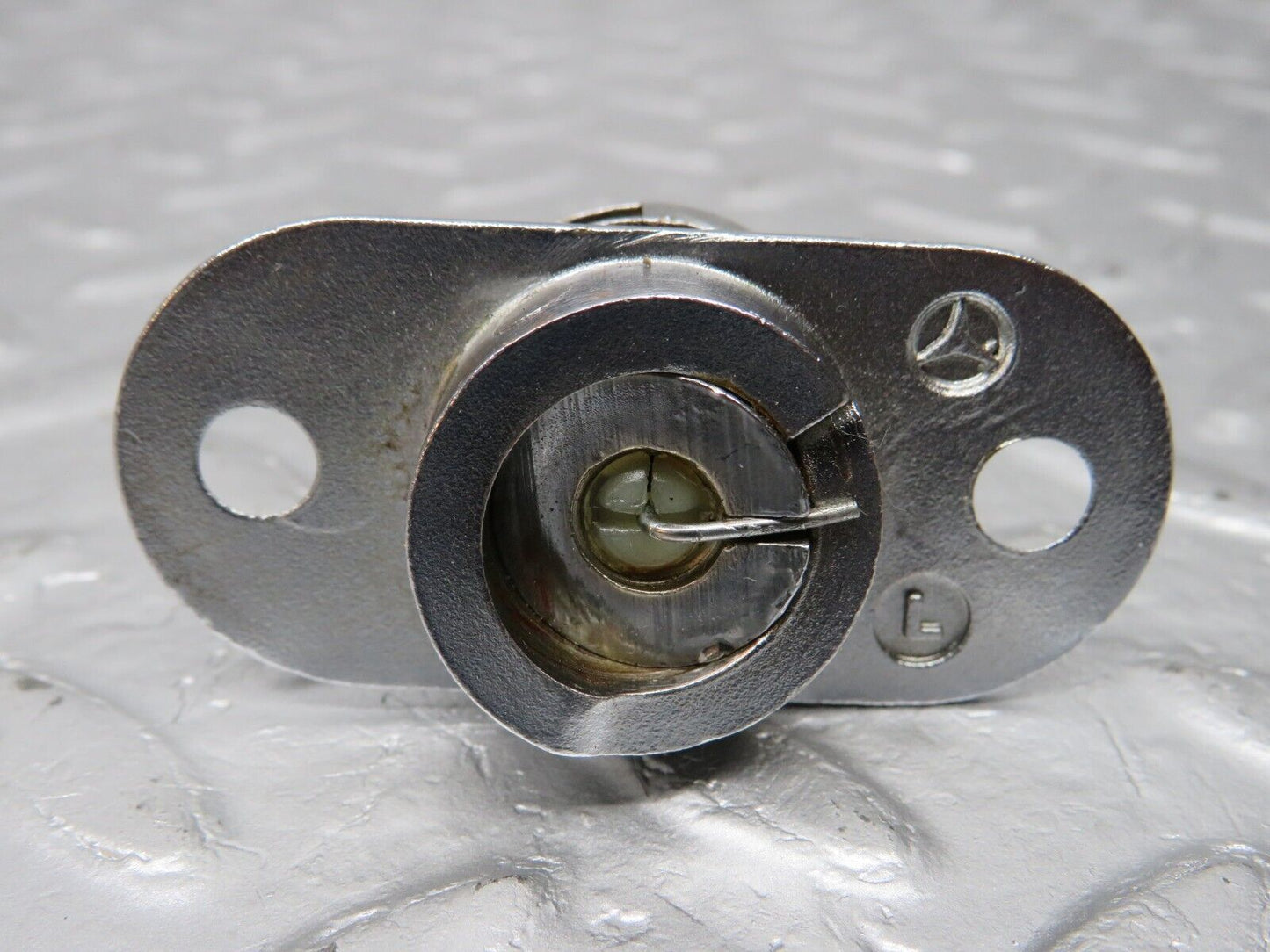 40202 Mercedes-Benz R107 Coupe Soft Top Lock Pair