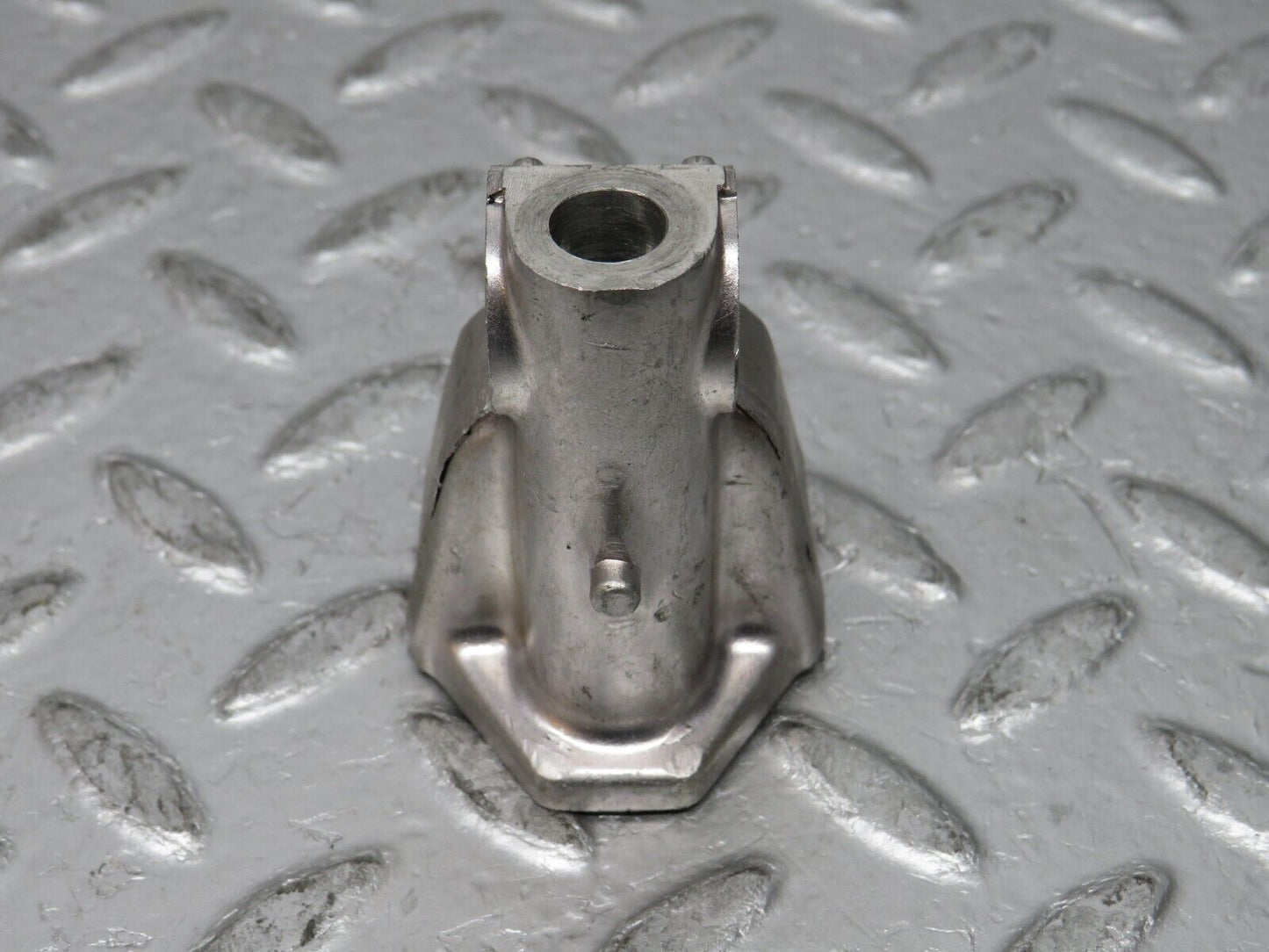 0278 Mercedes-Benz W123 220D Rocker Arm Support 6150550110