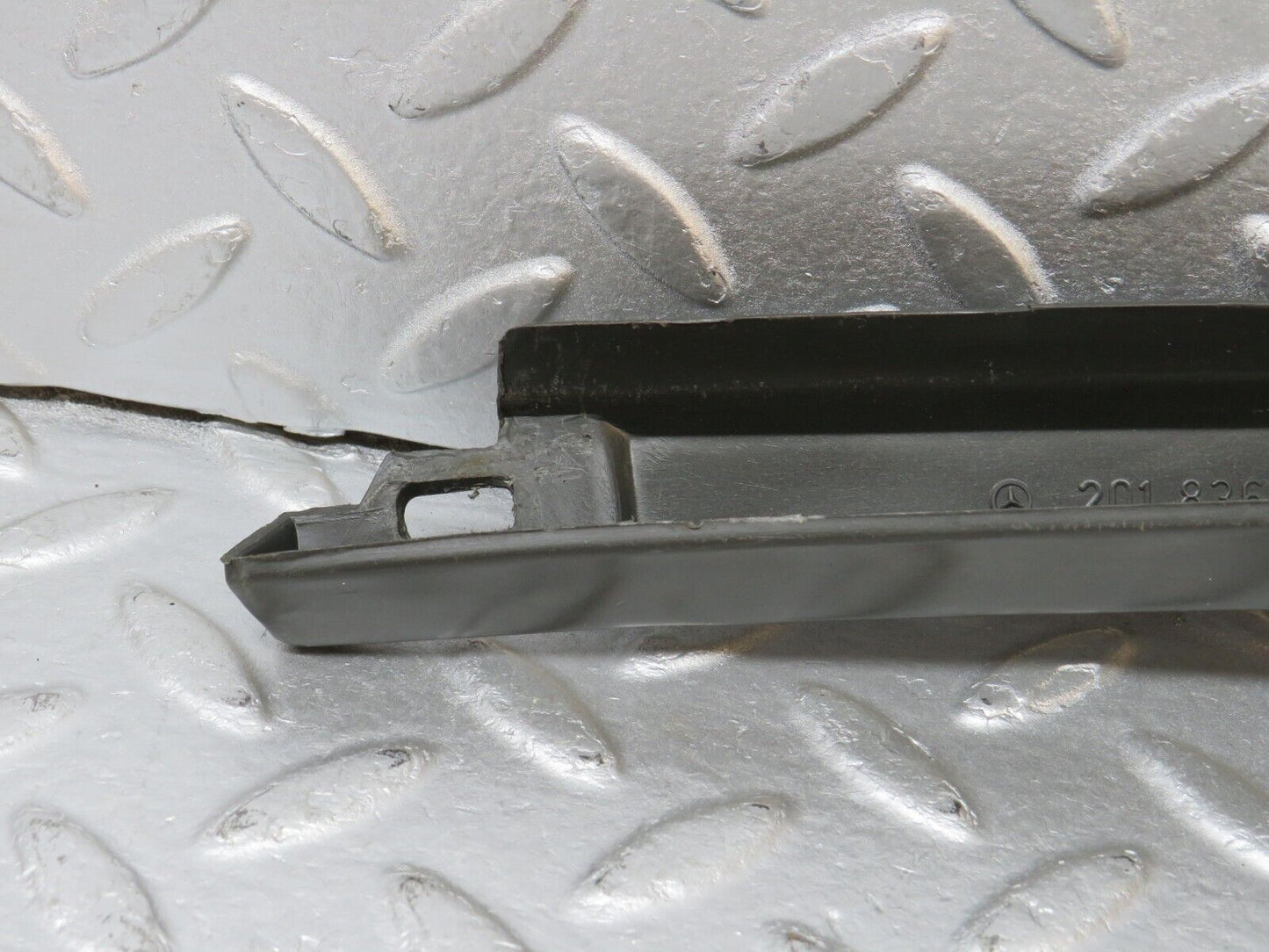 39014 Mercedes-Benz W201 190E Windscreen Water Drain Channel Right 2018360202