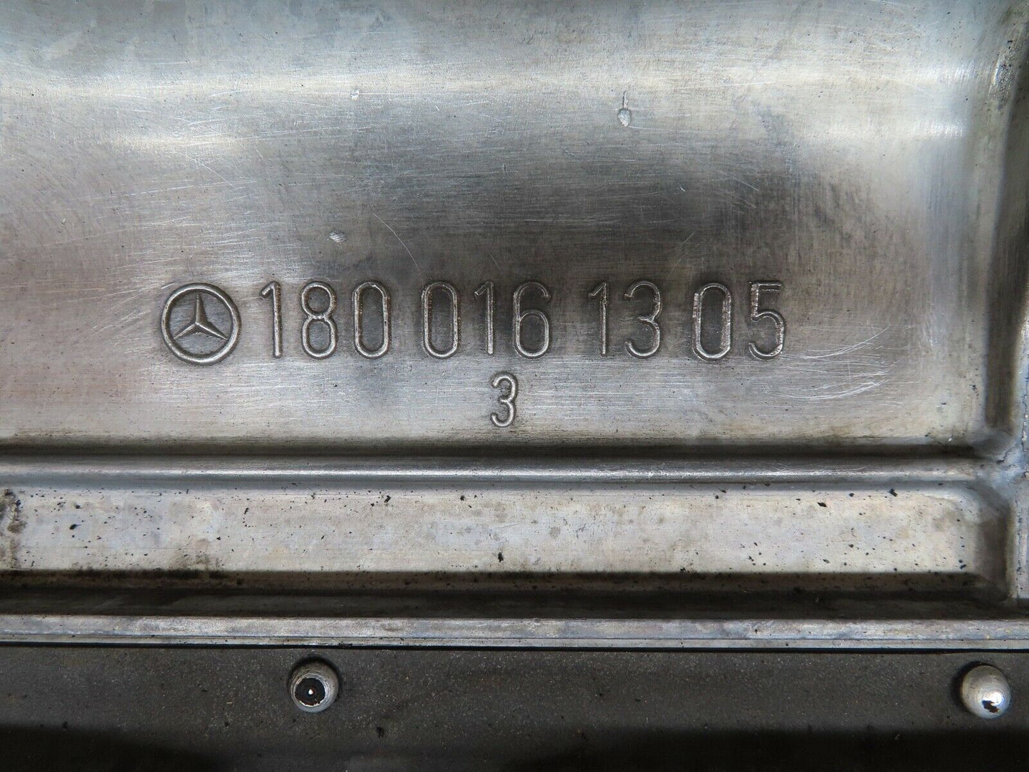 18480 Mercedes-Benz W111 220SE Coupe Cylinder Head Valve Cover 1800161305